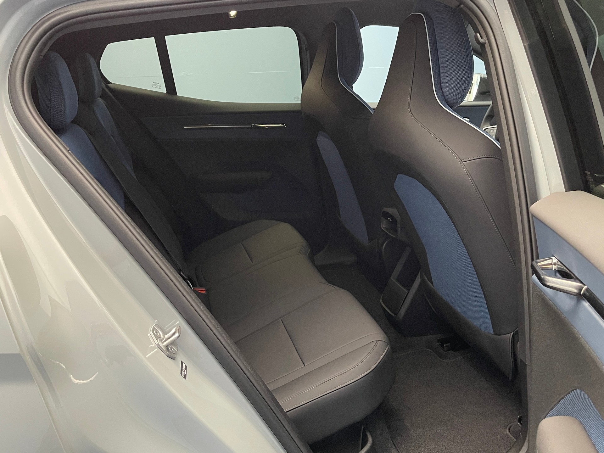 VOLVO EX30 E60 Core Core-image-9