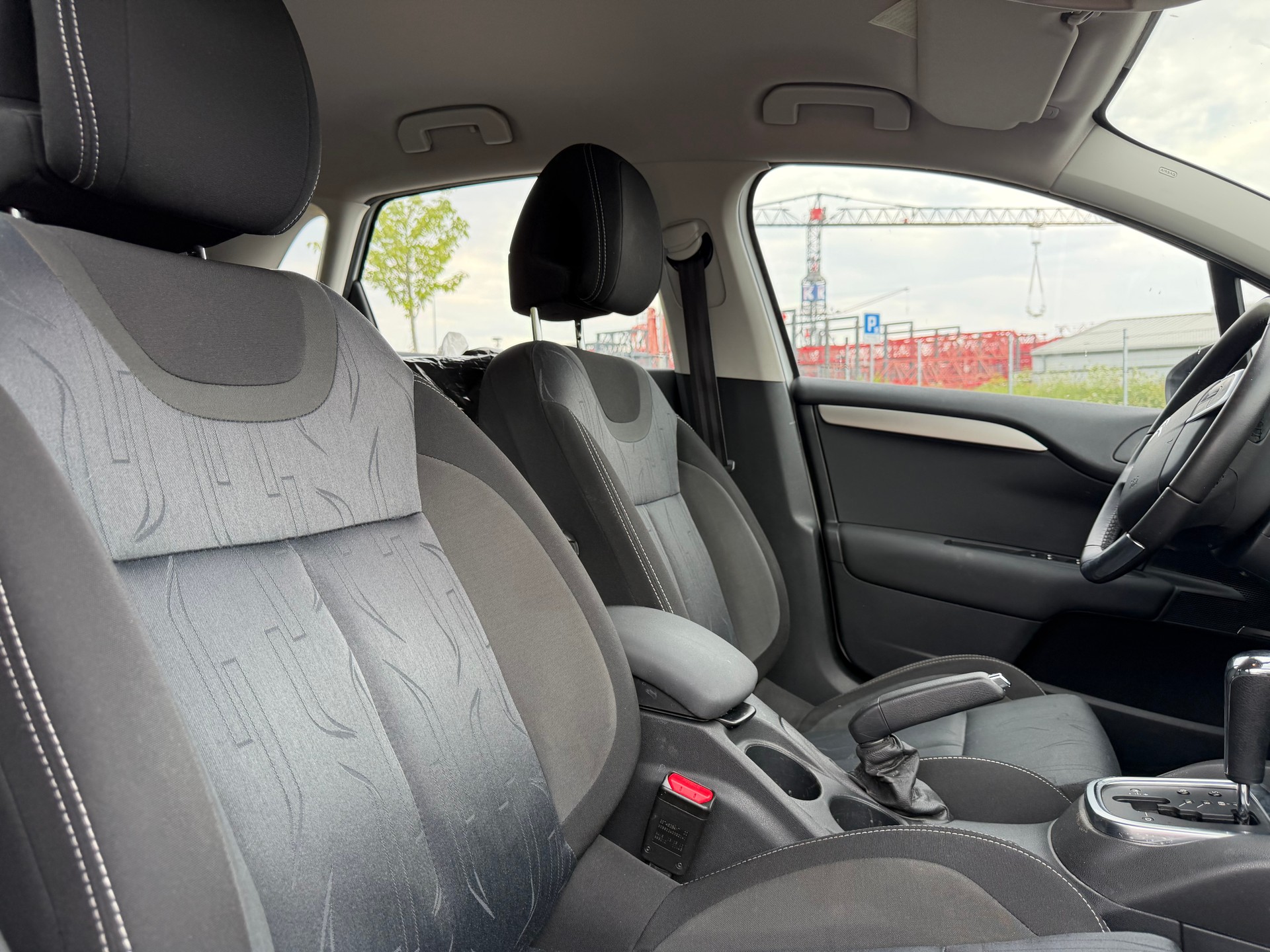 CITROEN C4 Berline 1.6 VTi Séduction BVA4-image-8
