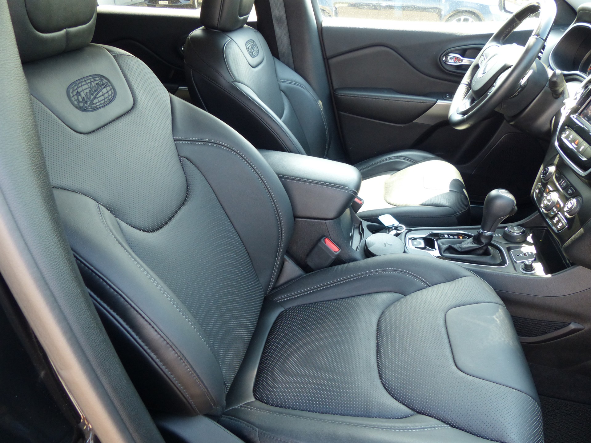 JEEP Cherokee 2.2MJ Overland AWD Drive I 9ATX-image-10