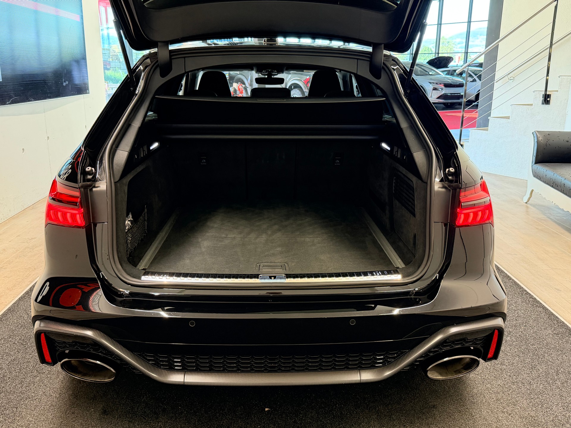 AUDI RS6 Avant 4.0 TFSI V8 Performance quattro-image-10