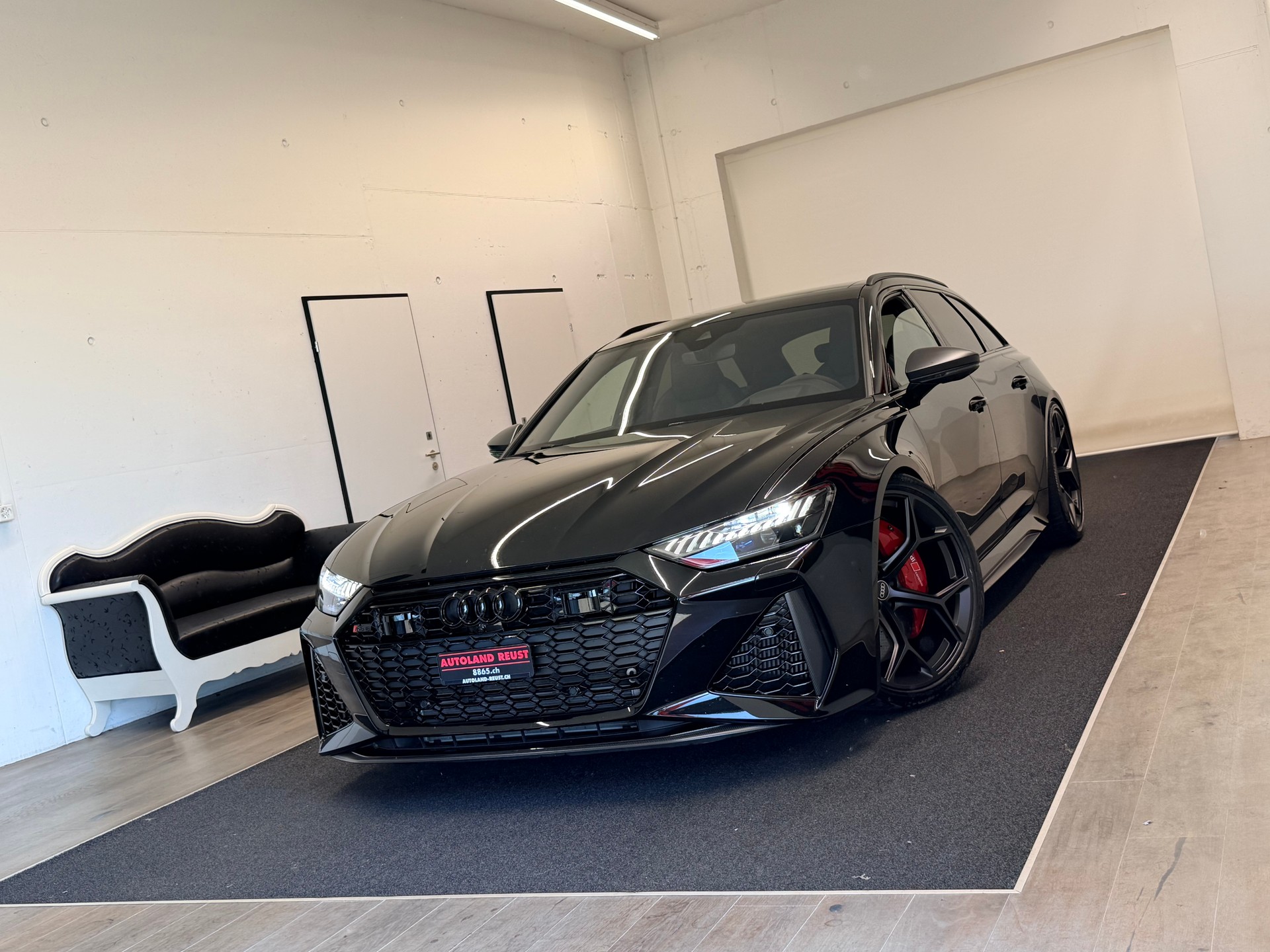 AUDI RS6 Avant 4.0 TFSI V8 Performance quattro-image-4