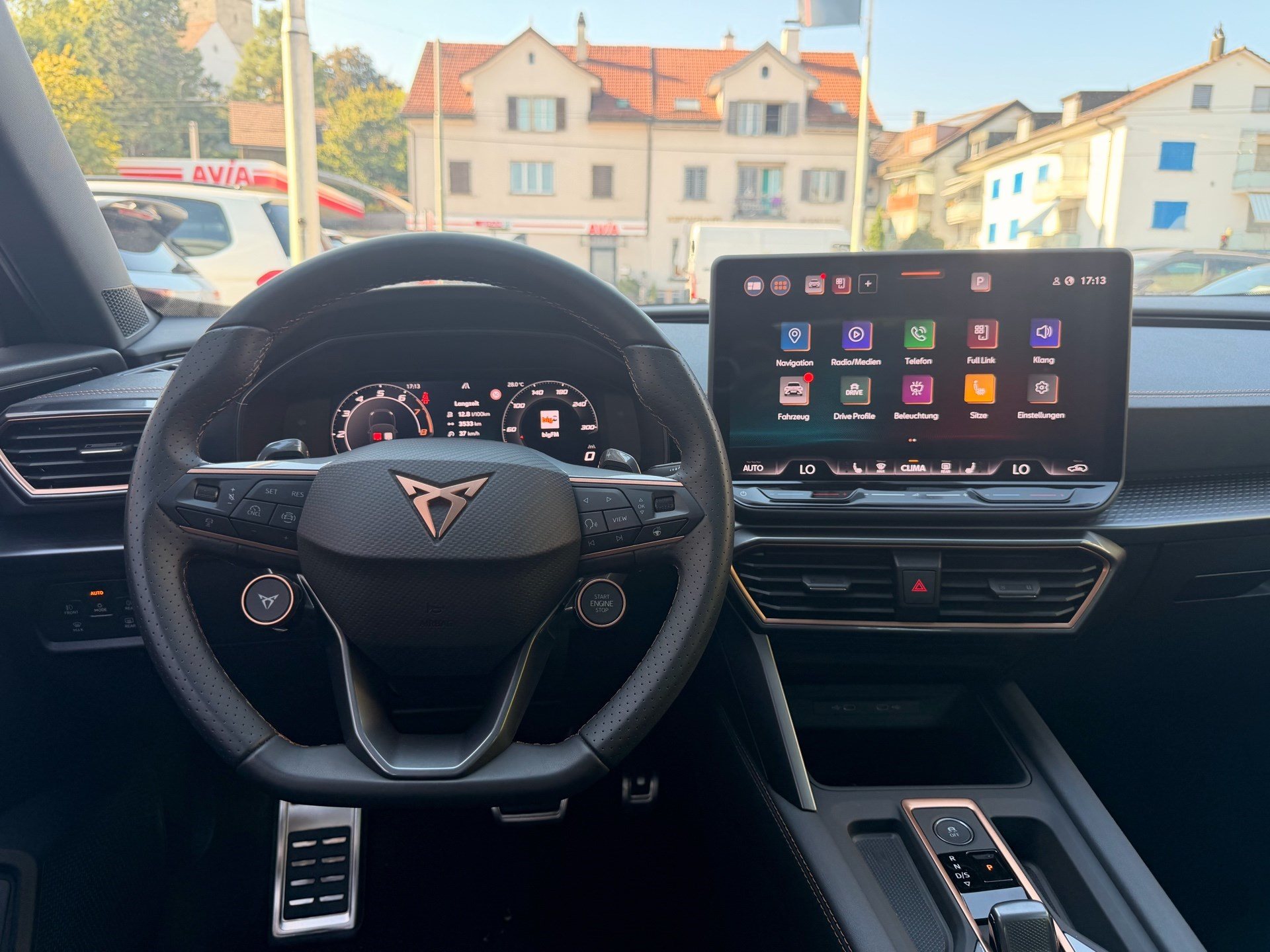 CUPRA Formentor VZ 2.0 TSI 333 PS 4Drive *** PANORAMADACH & SONDERLACK ENCELADUS GRAU MATT ***-image-8