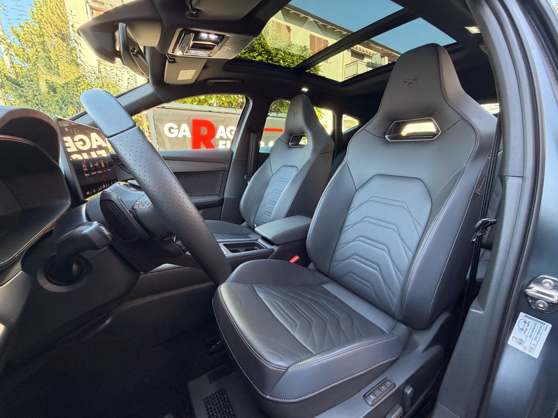 CUPRA Formentor VZ 2.0 TSI 333 PS 4Drive *** PANORAMADACH & SONDERLACK ENCELADUS GRAU MATT ***-image-7