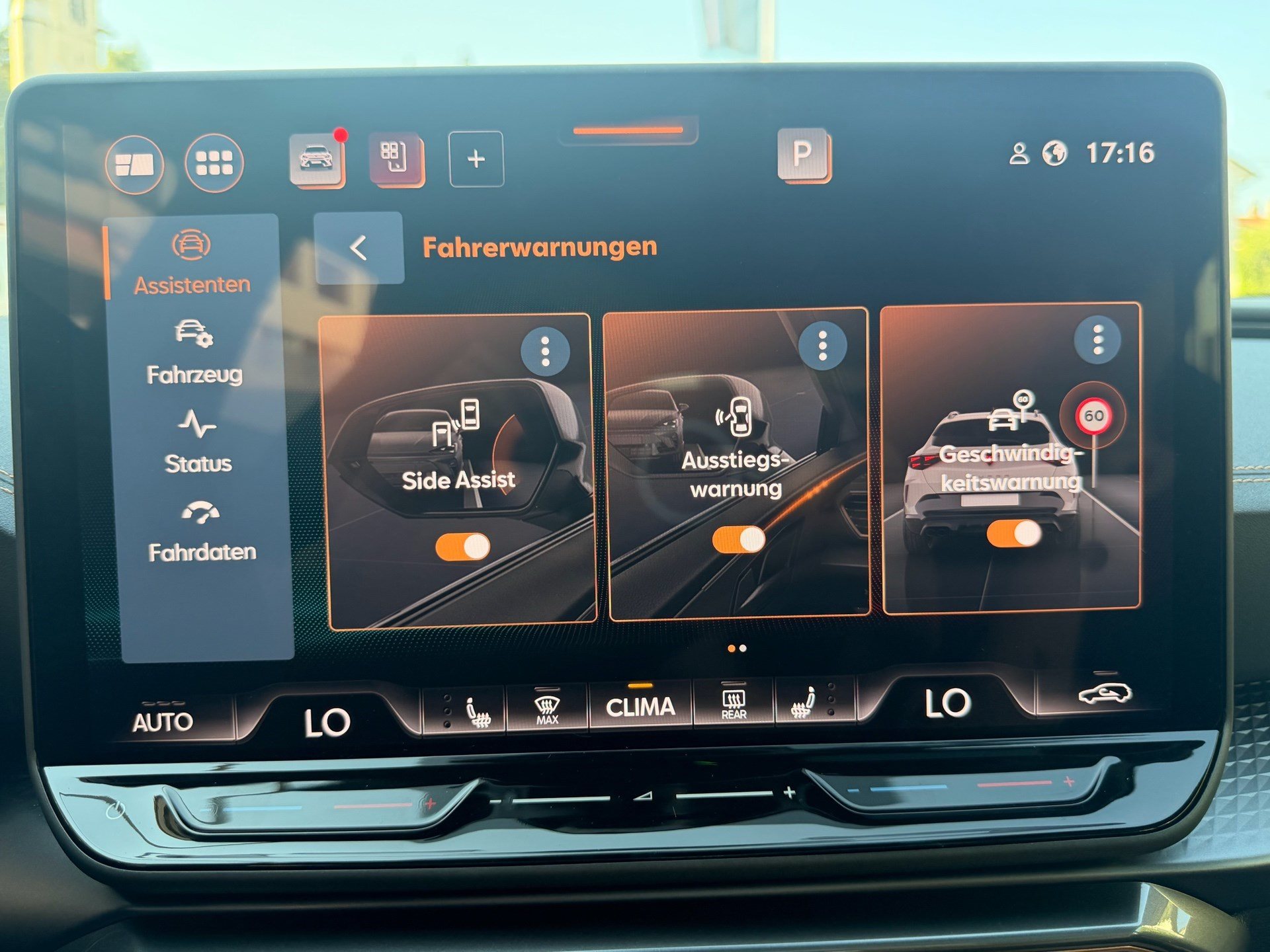 CUPRA Formentor VZ 2.0 TSI 333 PS 4Drive *** PANORAMADACH & SONDERLACK ENCELADUS GRAU MATT ***-image-17