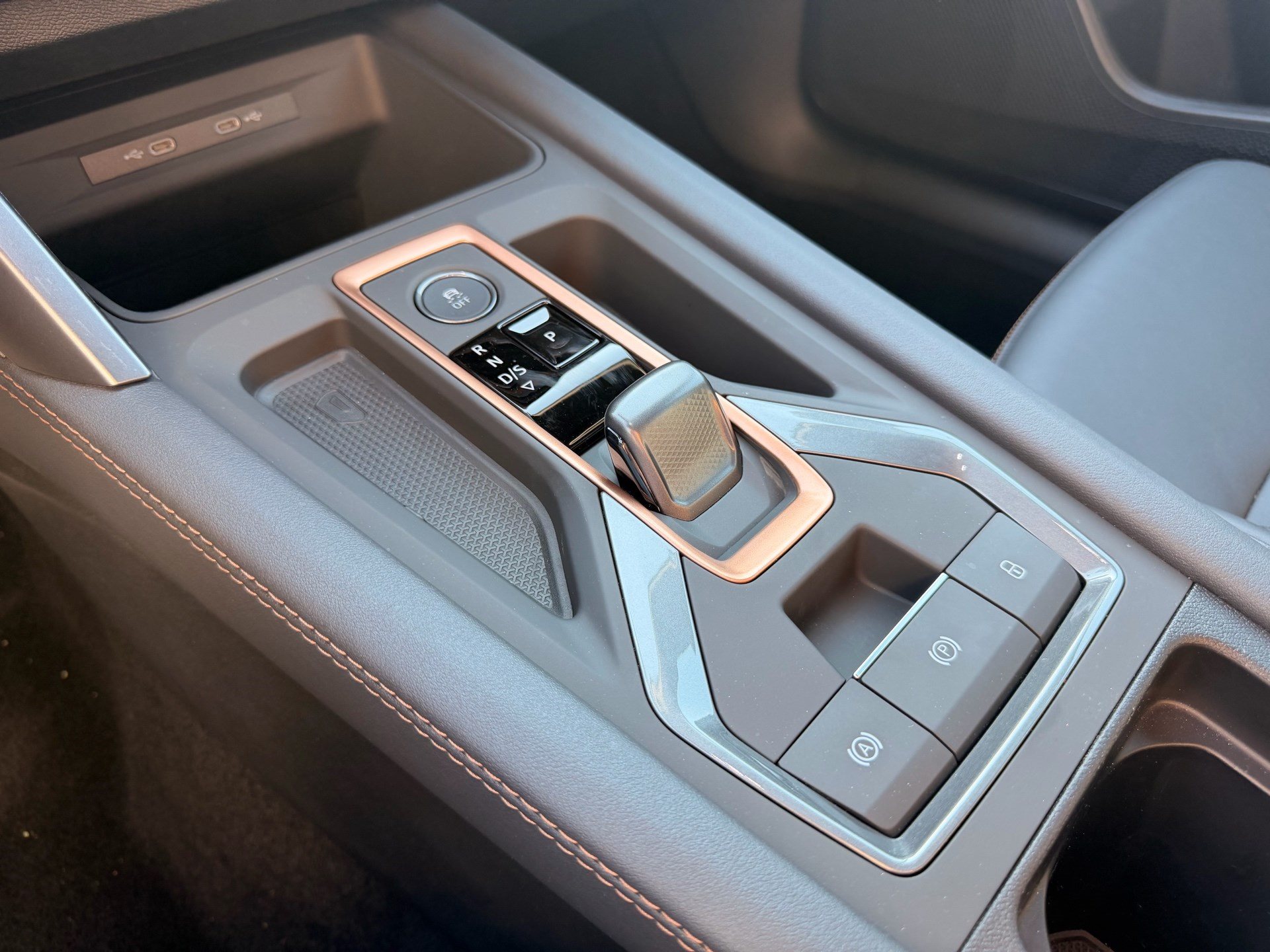 CUPRA Formentor VZ 2.0 TSI 333 PS 4Drive *** PANORAMADACH & SONDERLACK ENCELADUS GRAU MATT ***-image-23