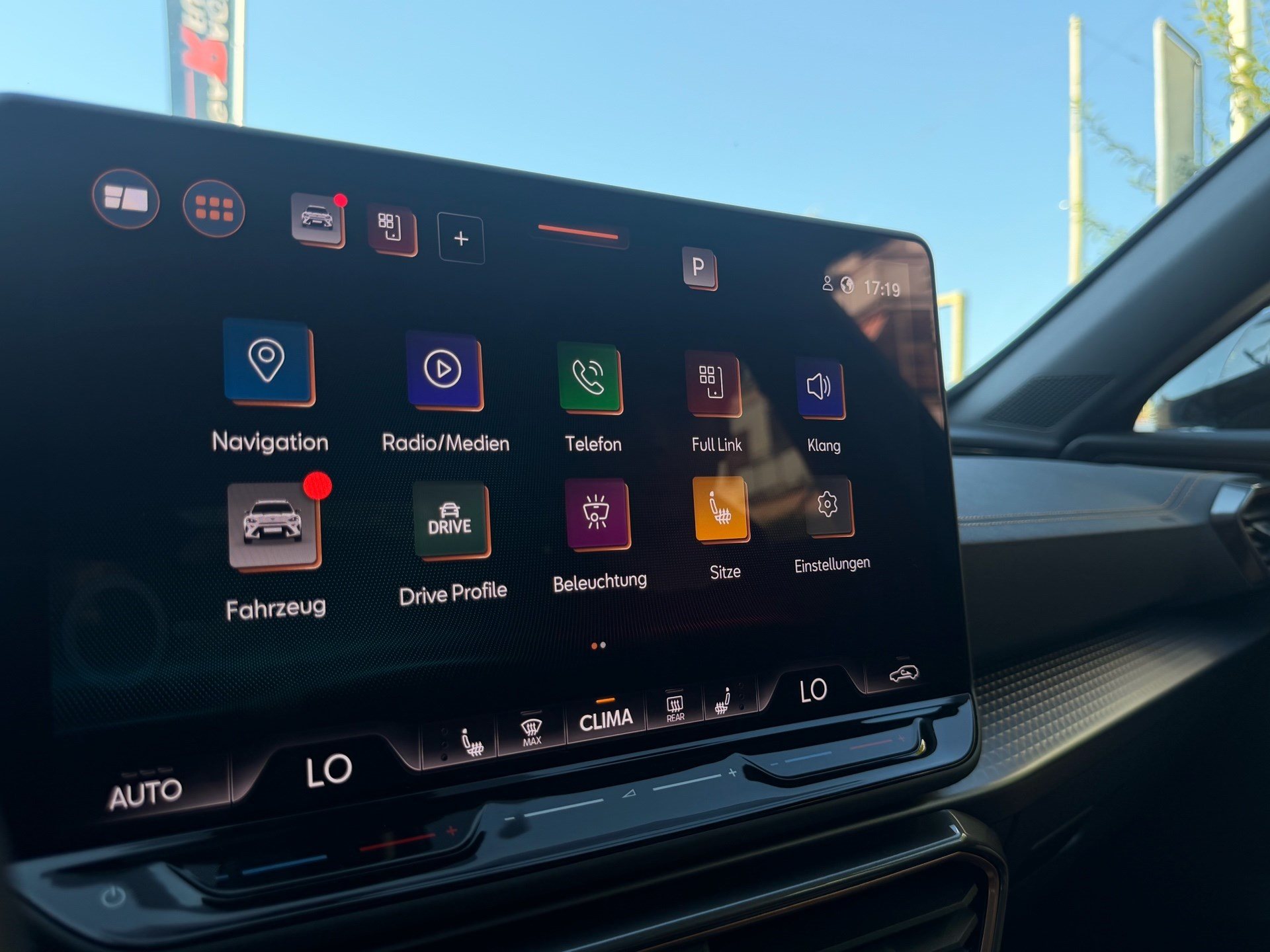 CUPRA Formentor VZ 2.0 TSI 333 PS 4Drive *** PANORAMADACH & SONDERLACK ENCELADUS GRAU MATT ***-image-25