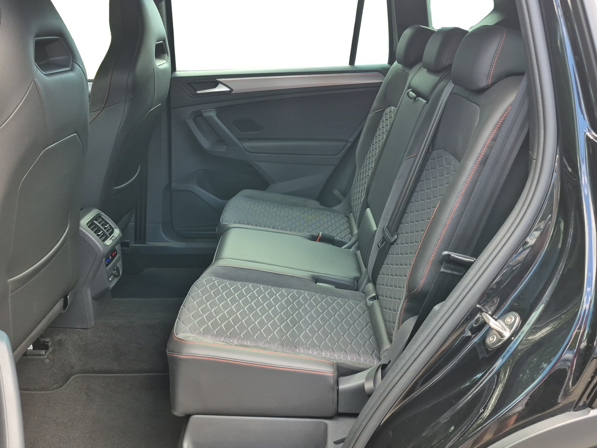SEAT Tarraco 2.0 TDI CR FR 4Drive DSG *Anhängerkupplung*-image-11