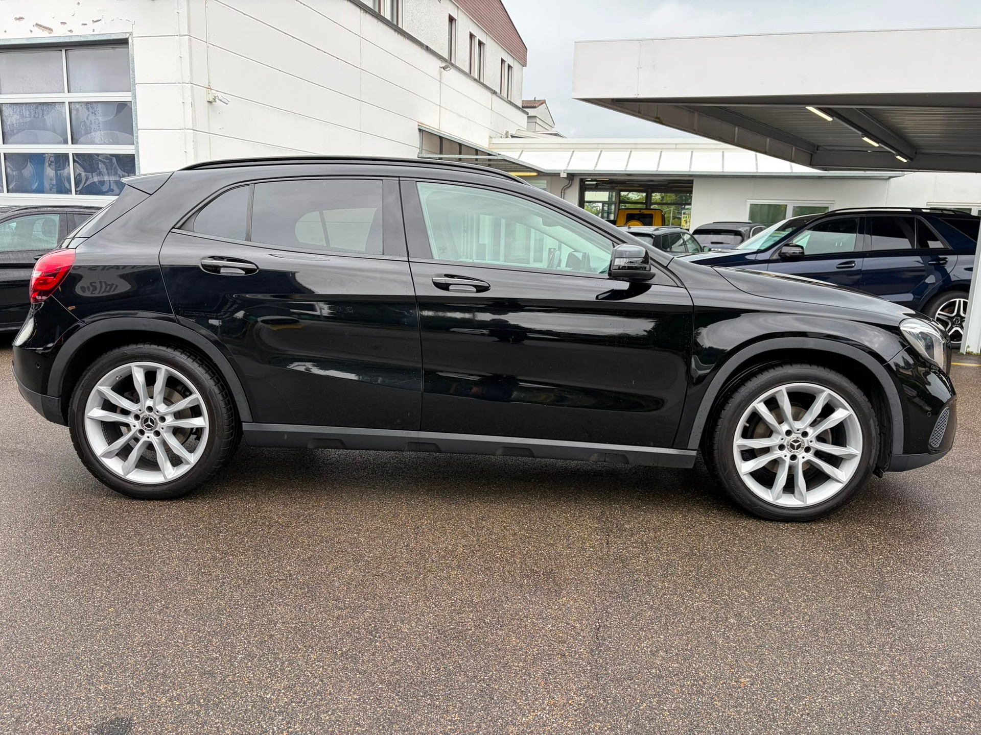 MERCEDES-BENZ GLA 200 Night Star-image-4