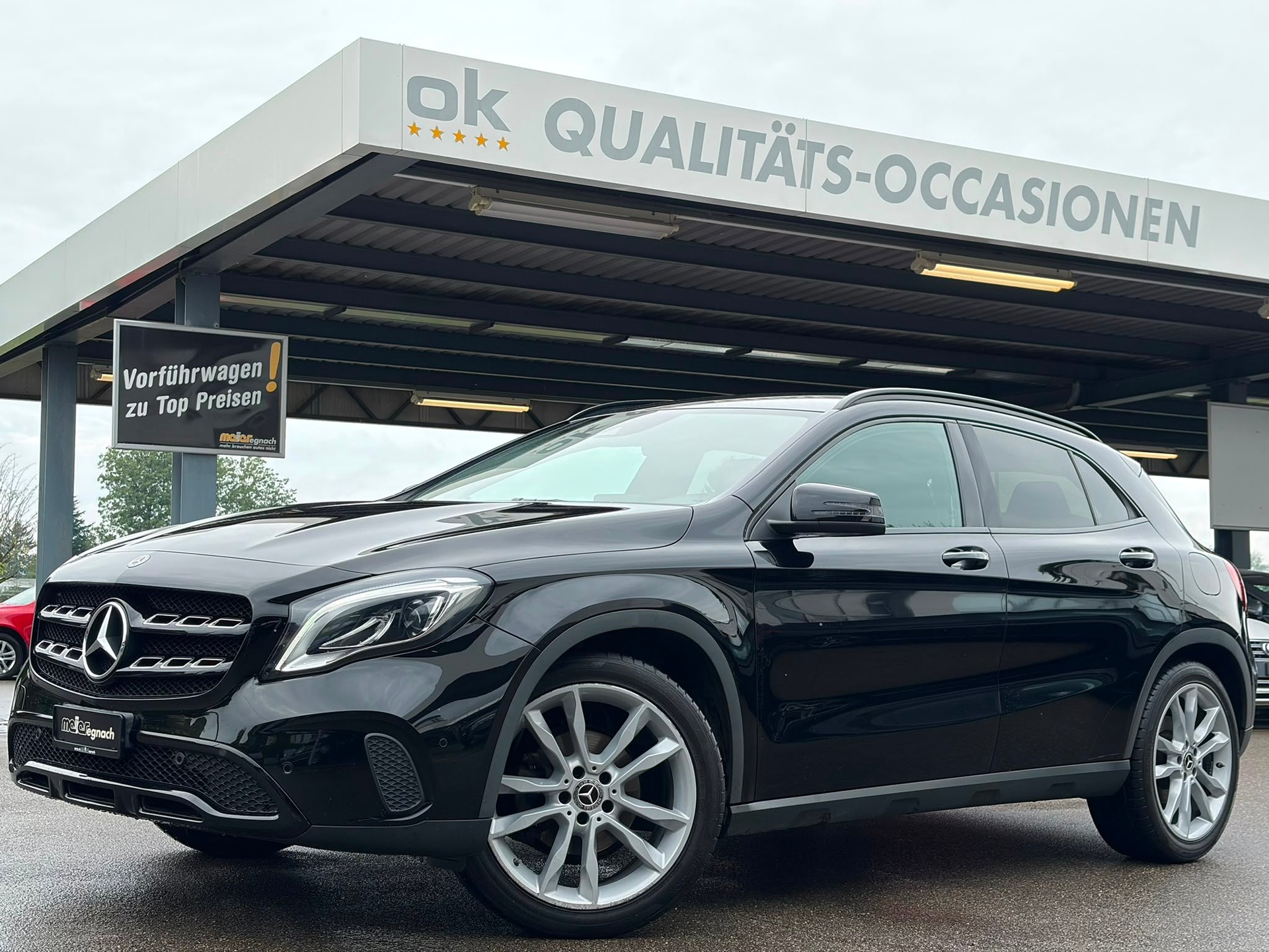 MERCEDES-BENZ GLA 200 Night Star