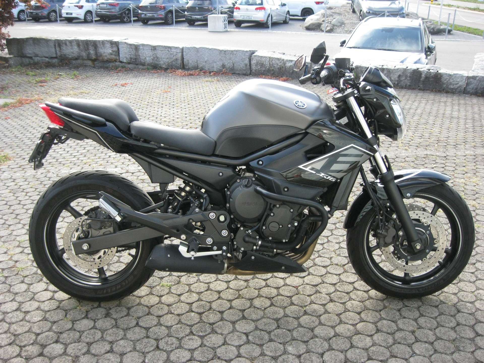 YAMAHA XJ 6 N ABS-image-1