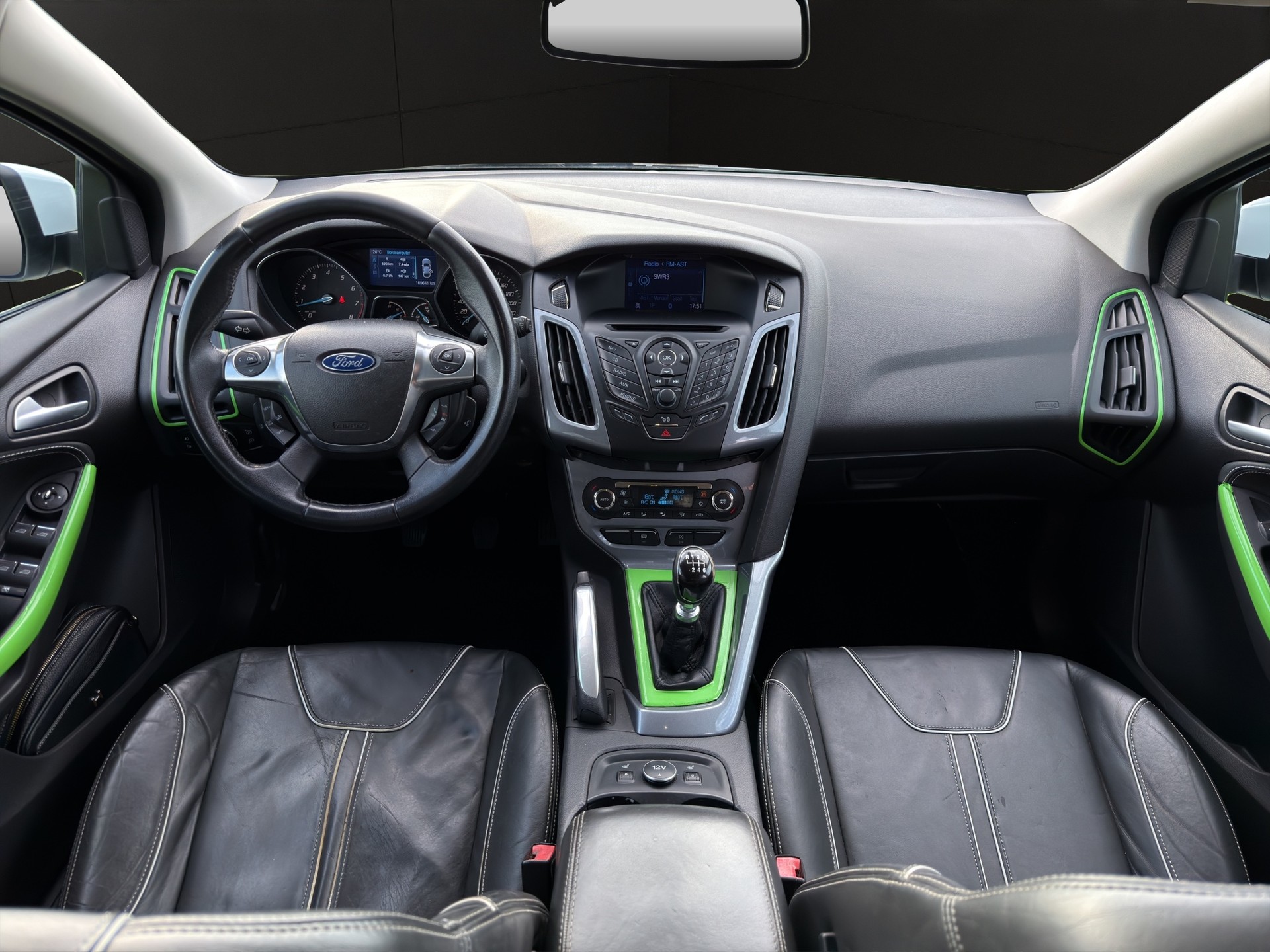 FORD Focus 1.6 SCTi Titanium-image-10