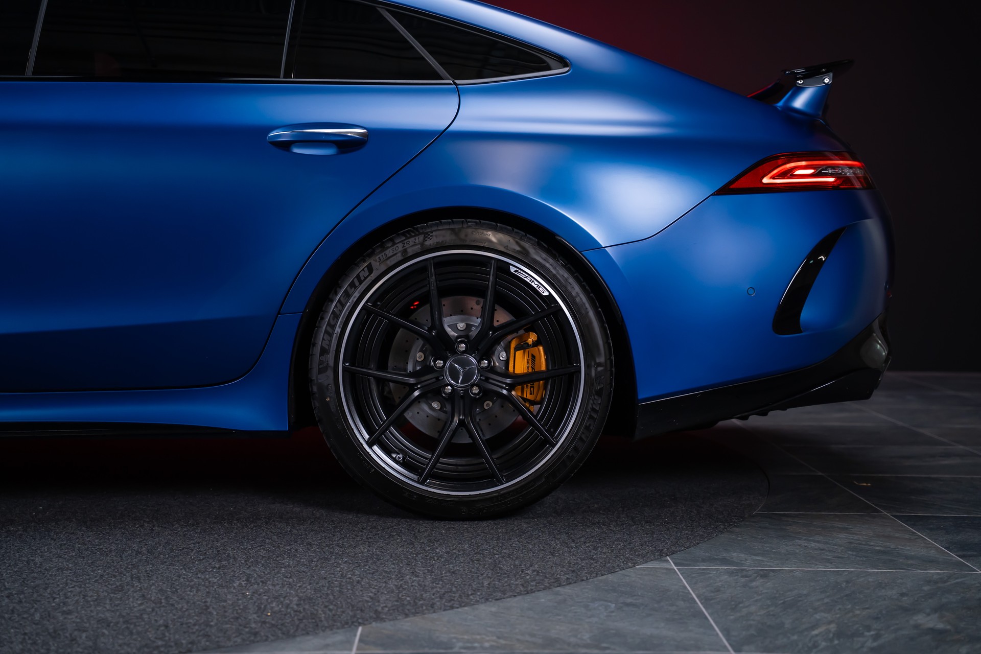 MERCEDES-BENZ AMG GT 63 S 4matic+ / Aero Pack / 360°Kamera / Burmester-image-54