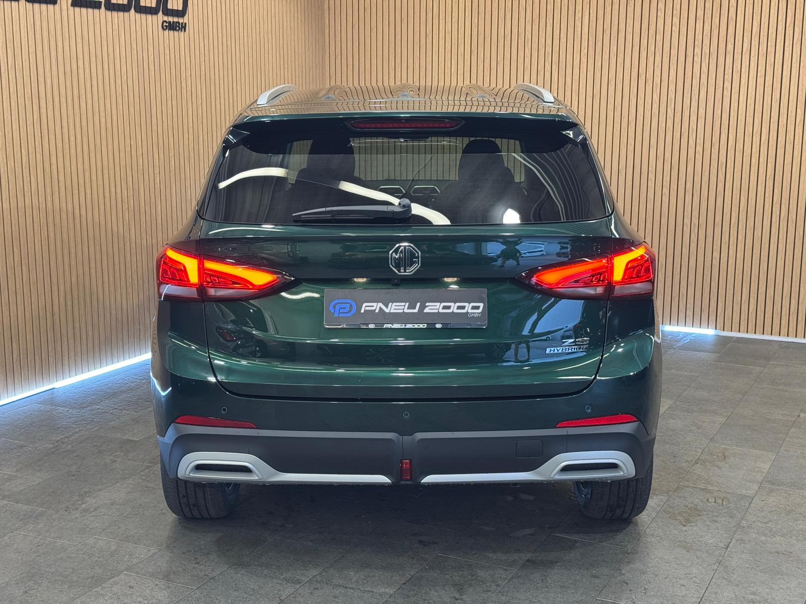 MG ZS 1.5 HEV Luxury Panoramadach-image-5