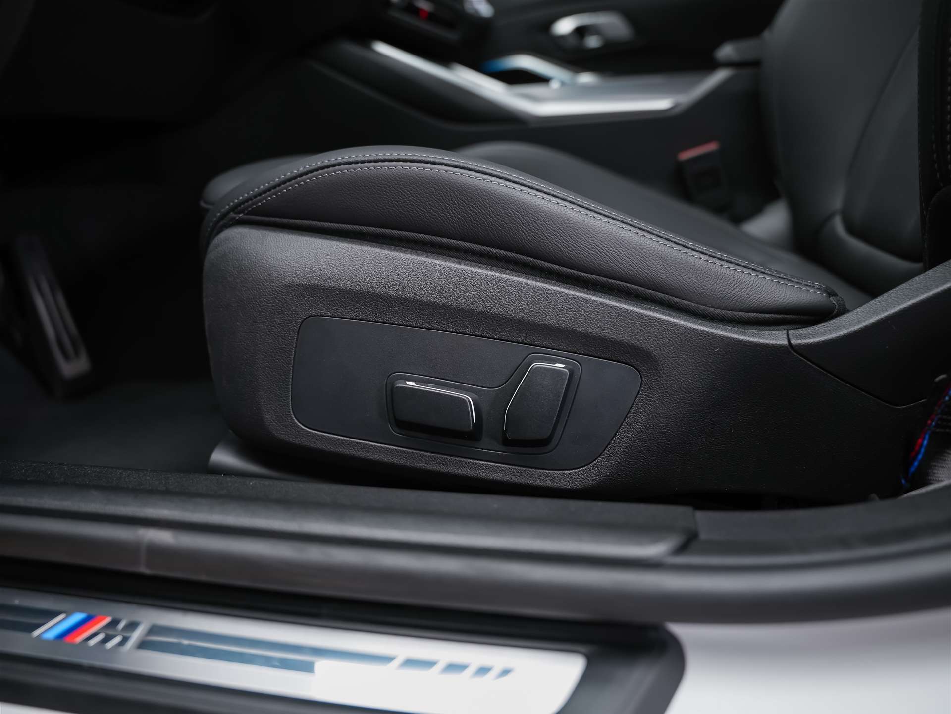 BMW M340i xDrive Steptronic M Sport Pro *Facelift*Werksgarantie*Lenkradheizung*Head Up Display*360° Kamera*-image-25