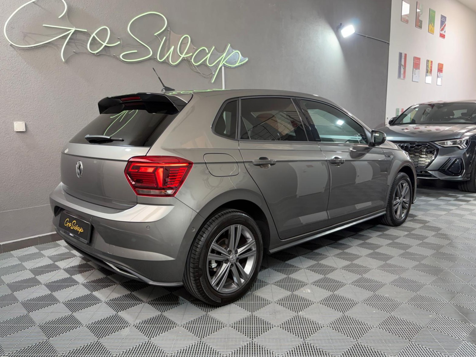 VW Polo 1.0 TSI BMT Highline DSG - Pack R-Line-showroom-element-2