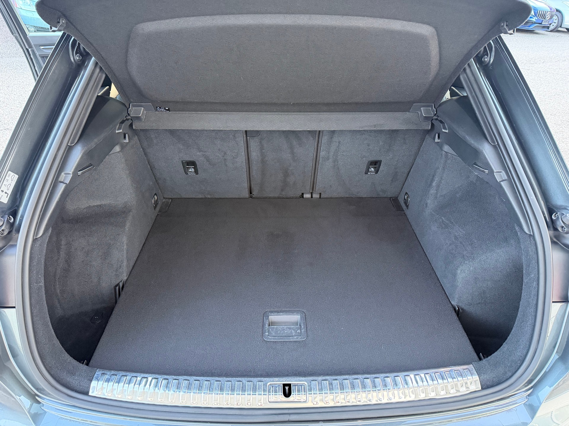 AUDI Q3 40 TFSI quattro S-tronic-image-10
