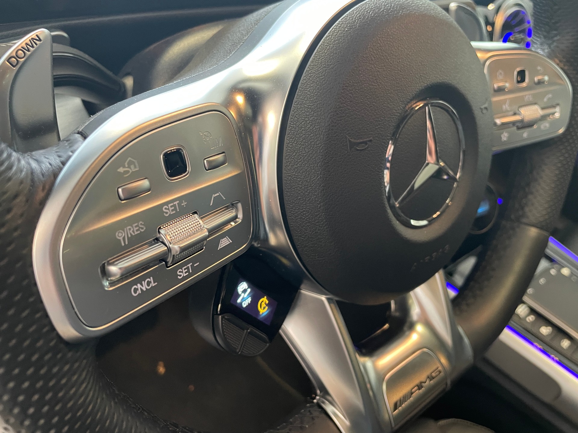 MERCEDES-BENZ GLB 35 AMG 4Matic 8G-Tronic-image-14