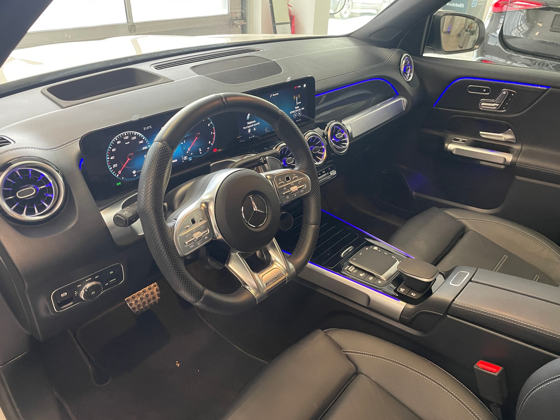 MERCEDES-BENZ GLB 35 AMG 4Matic 8G-Tronic-image-10