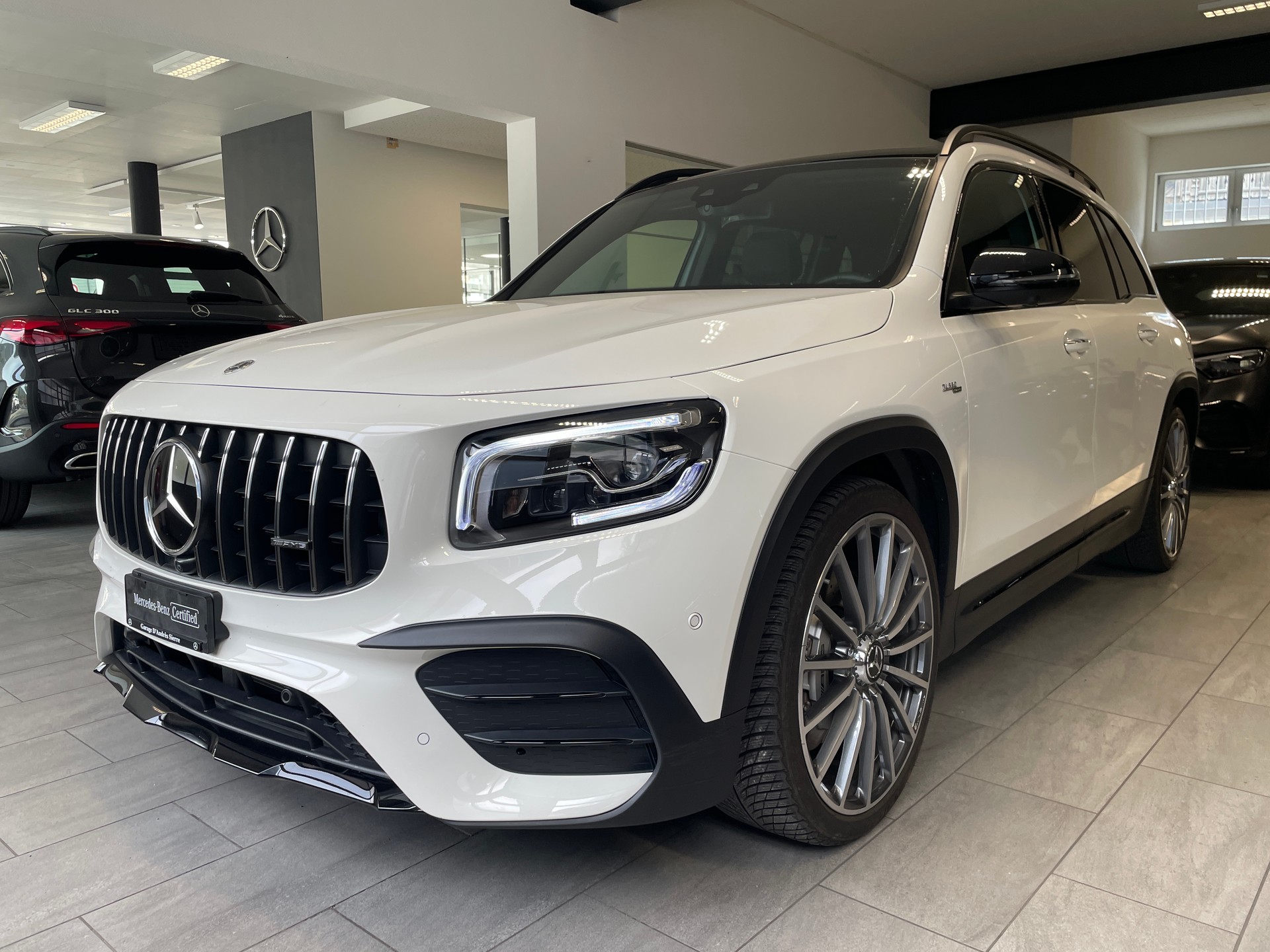 MERCEDES-BENZ GLB 35 AMG 4Matic 8G-Tronic-showroom-element-1