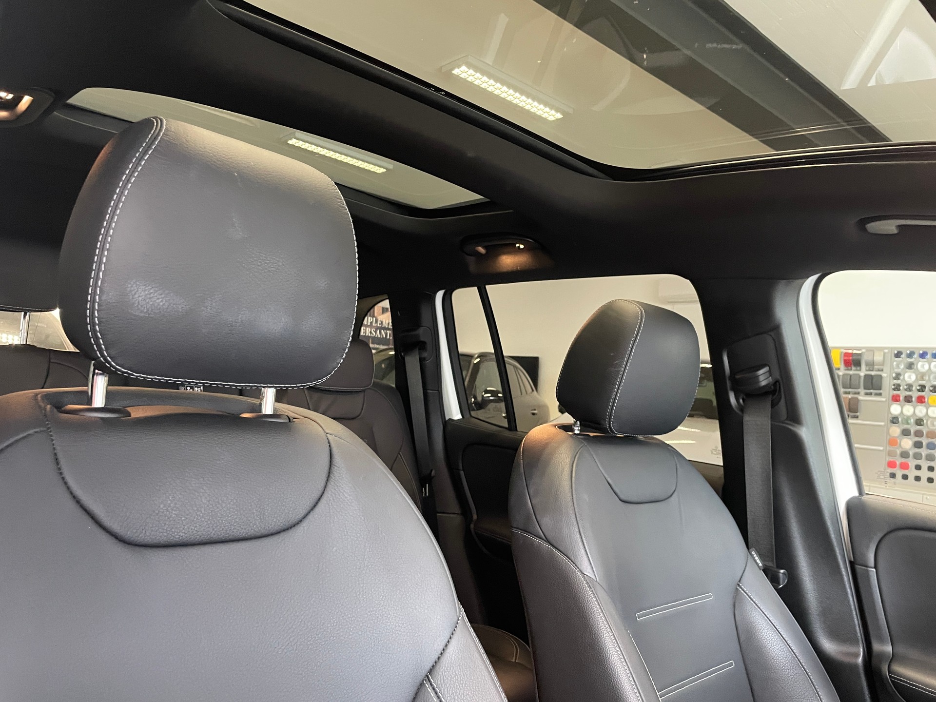 MERCEDES-BENZ GLB 35 AMG 4Matic 8G-Tronic-image-22