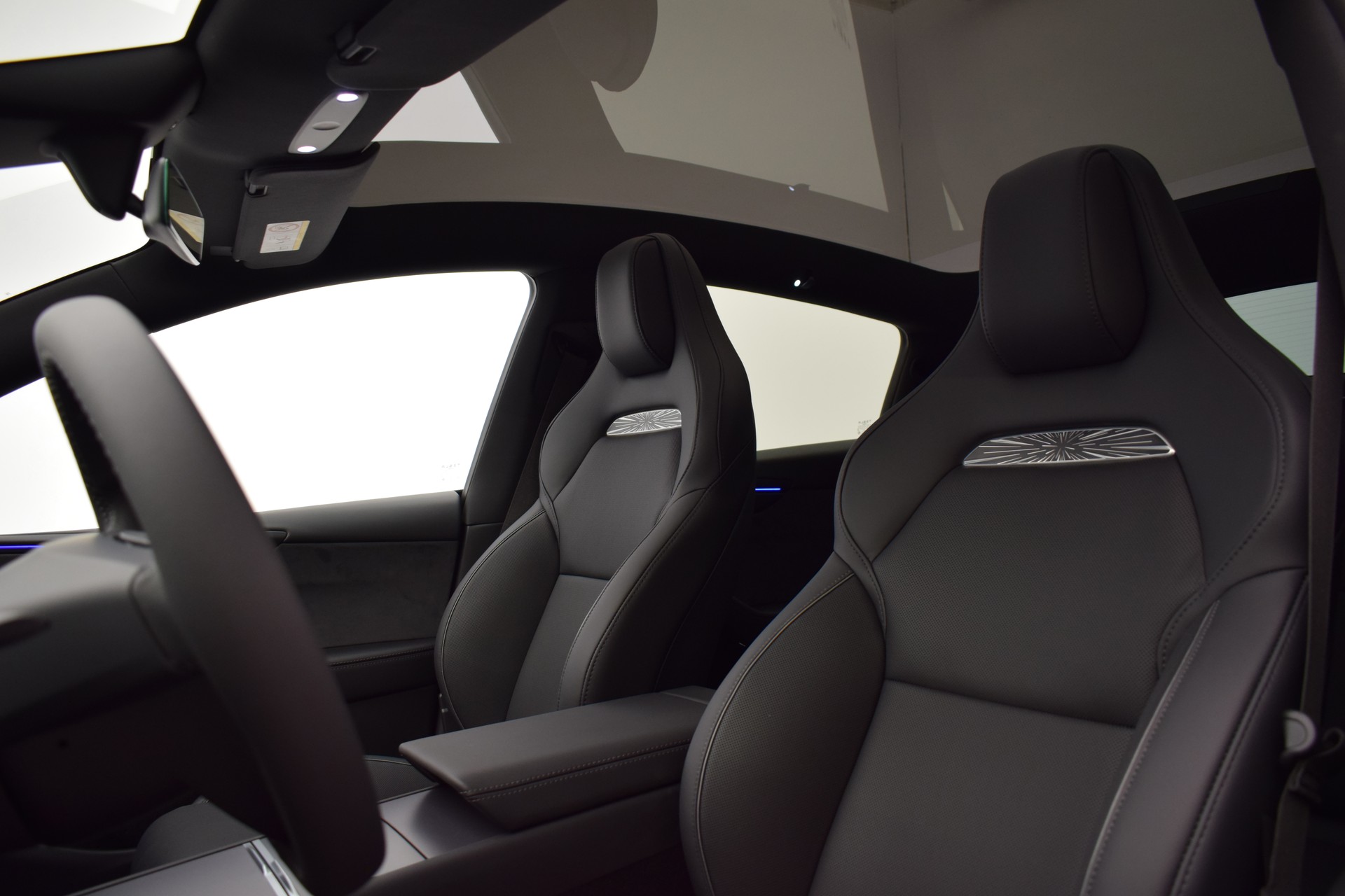 TESLA Model Y Performance AWD 626PS, Neuwagen, CH Typenschein-showroom-element-1