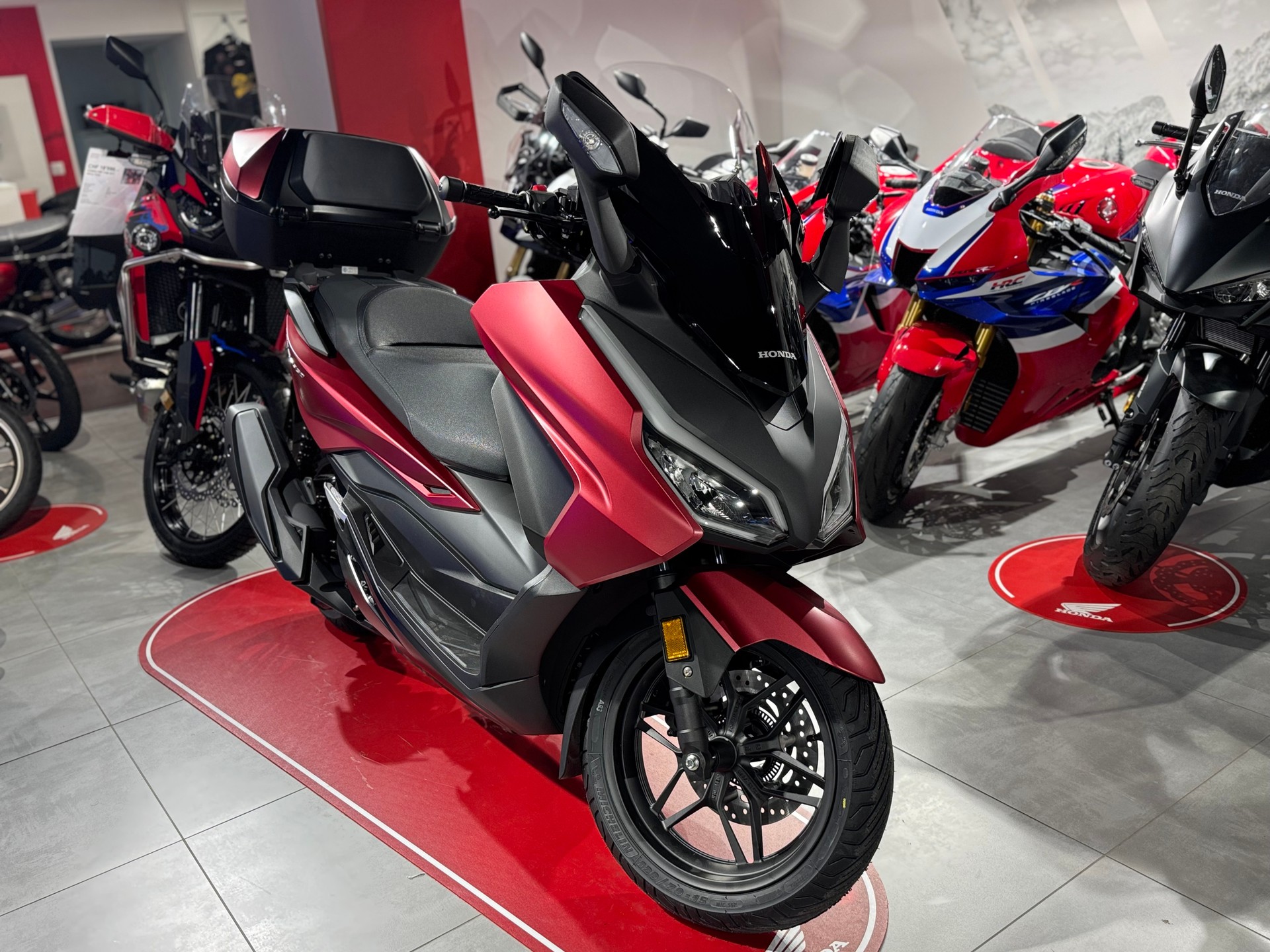 HONDA NSS 350 Top Box-image-0