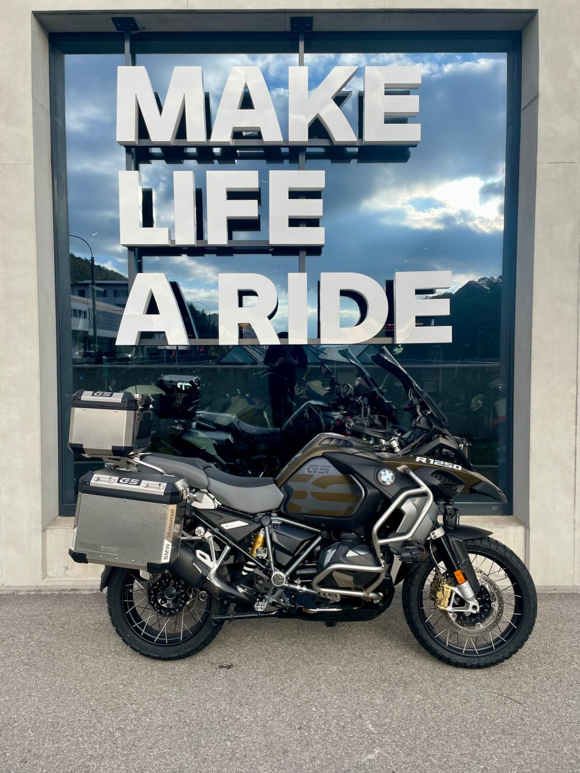 BMW R 1250 GS Adventure Exclusive-image-1
