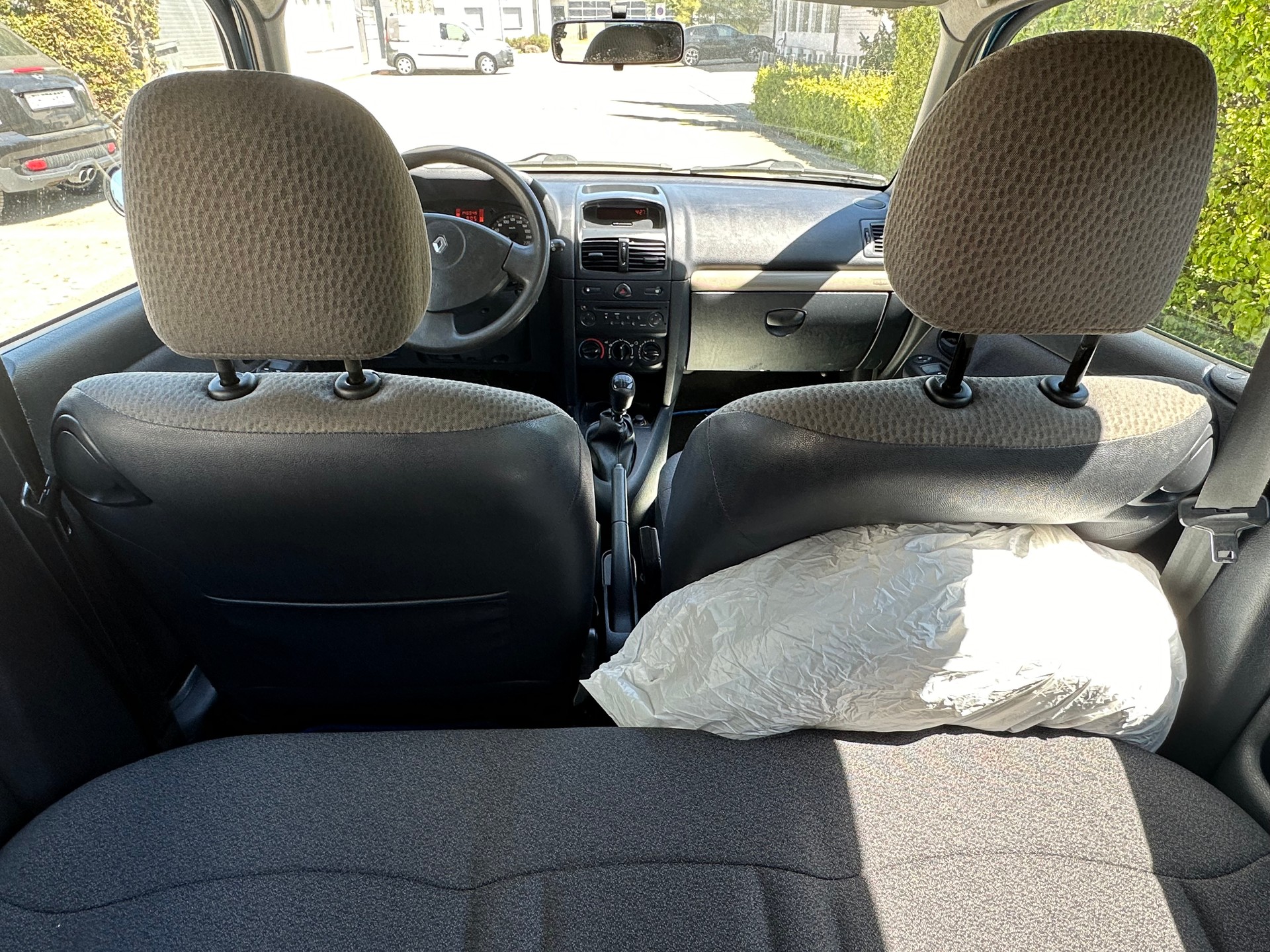RENAULT Clio 1.2 16V Expression Confort-image-12
