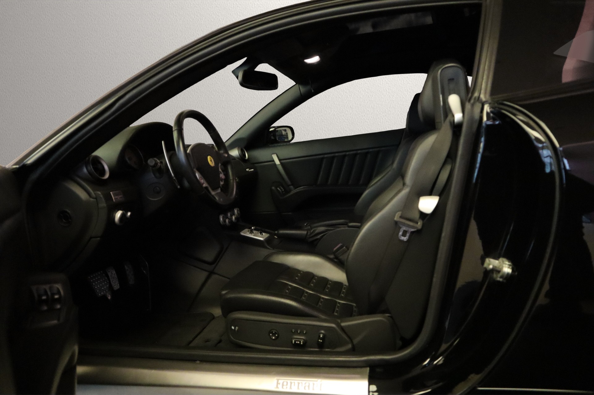 FERRARI 612 F1 ONE TO ONE EDITION-showroom-element-3
