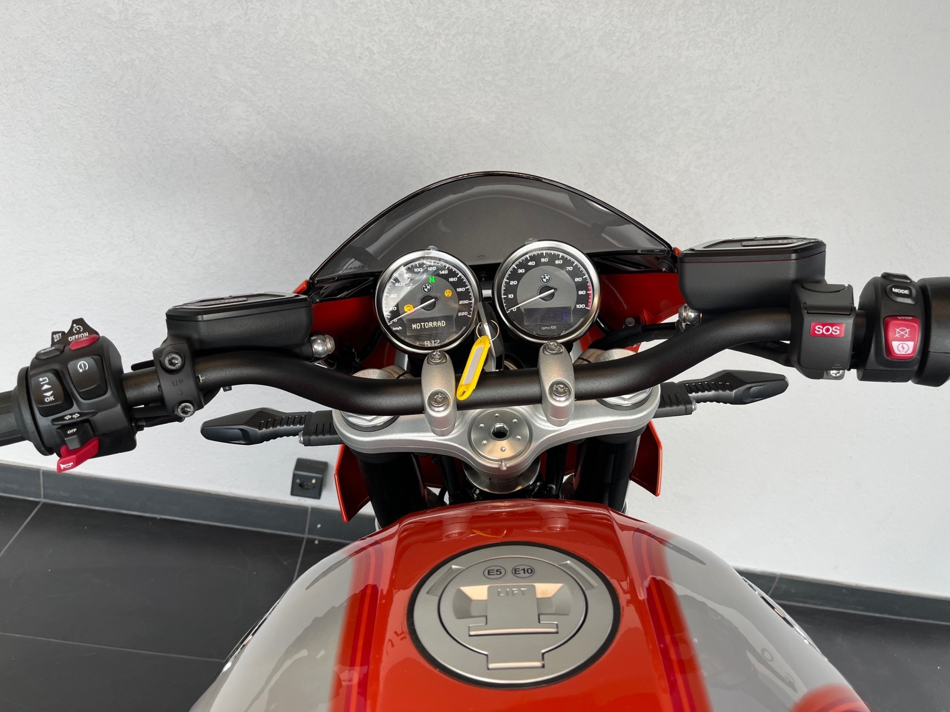 BMW R 12 nine T-image-8