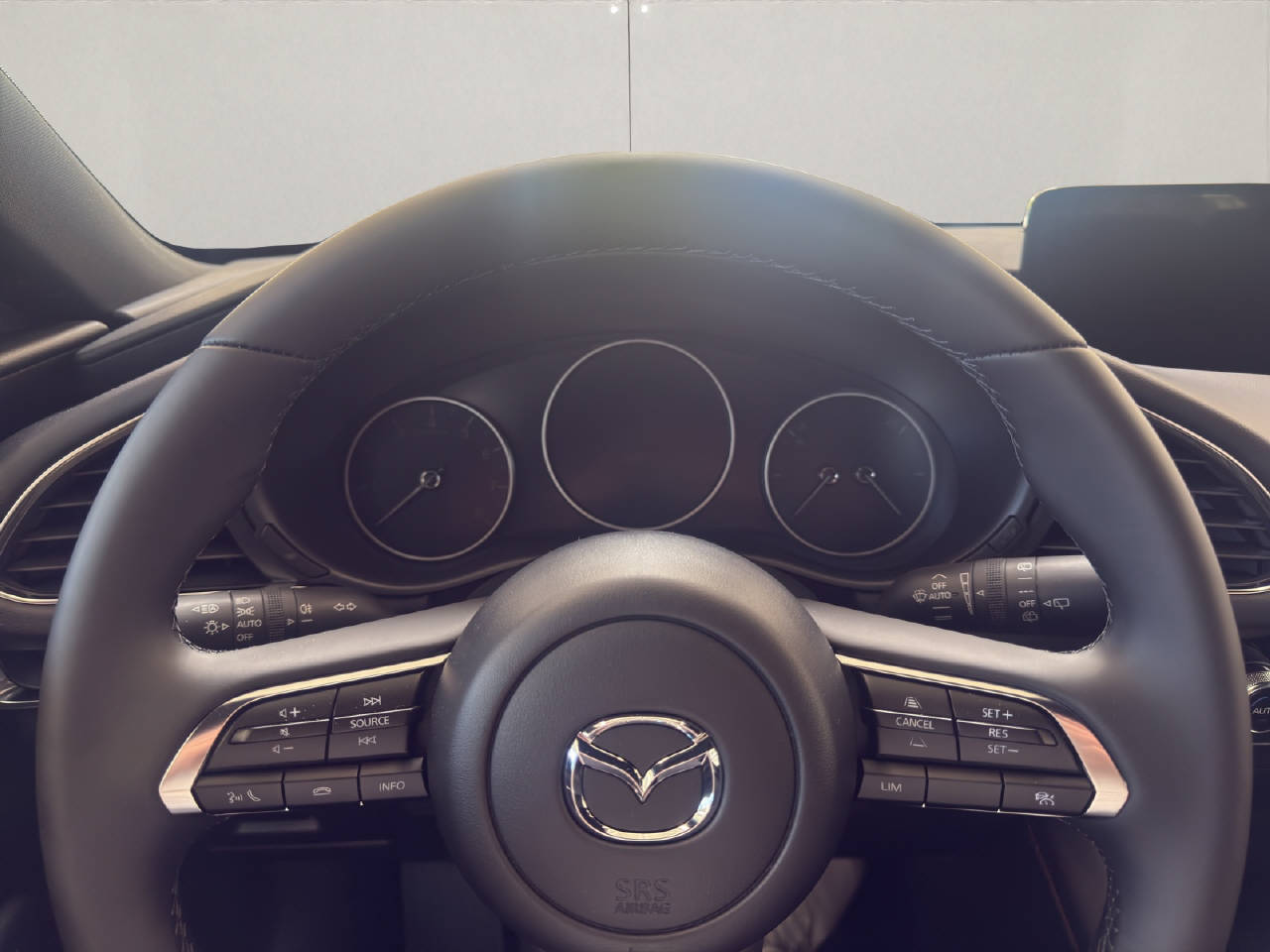 MAZDA 3 Hatchback 2.0 186 PS Homura AWD Automat-image-5