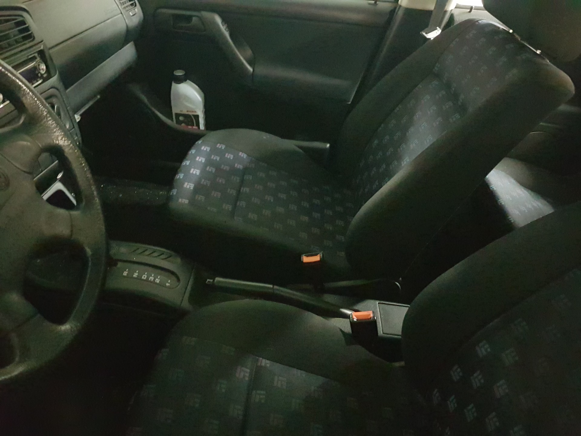 VW Golf 2000 S-Plus (GL) A-image-2