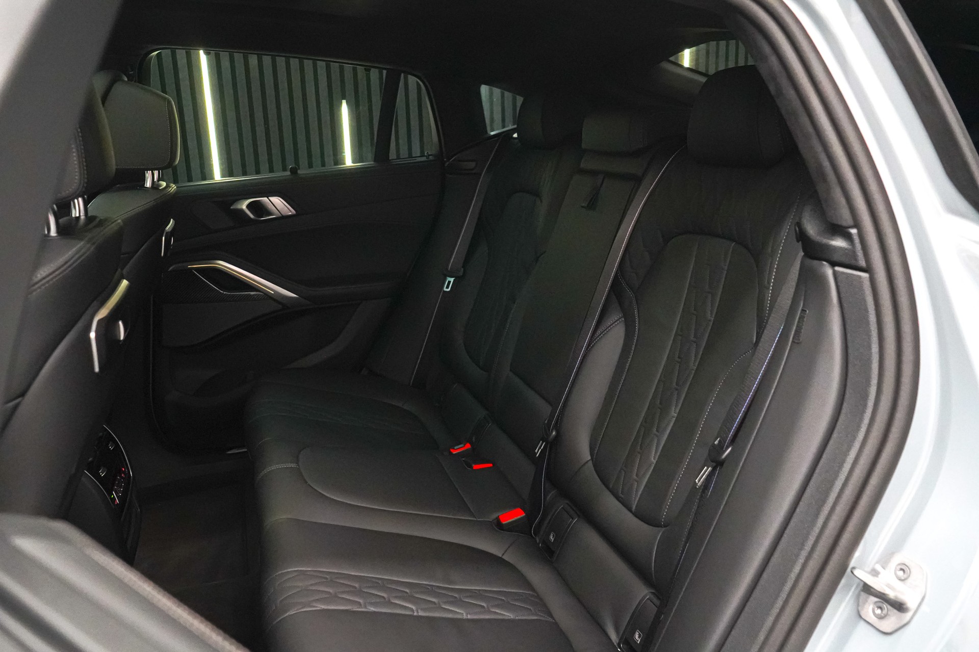 BMW X6 xDrive 48V 40d M Sport Pro Steptronic-image-28