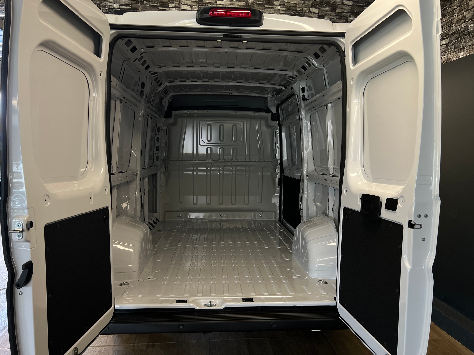 FIAT Ducato 35 L2H1 Pro Worker-image-4