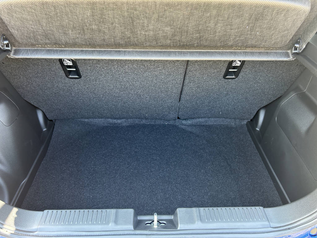 SUZUKI Swift 1.2 1st Edition Top Hybrid 4x4-image-6