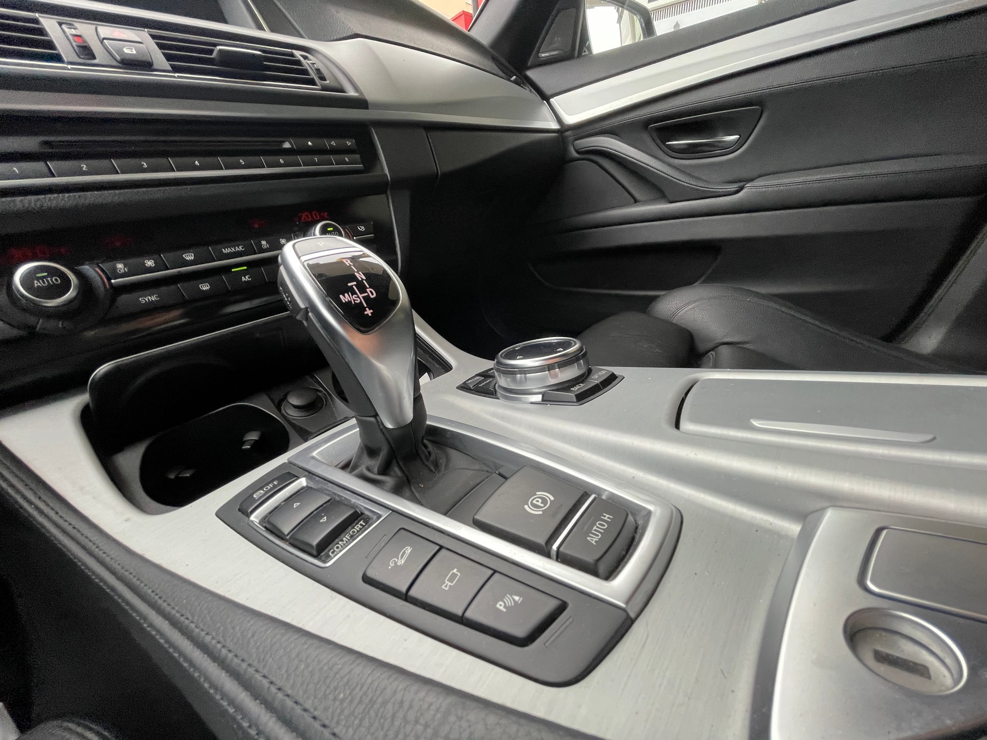 BMW 535d Touring xDrive Steptronic-image-8