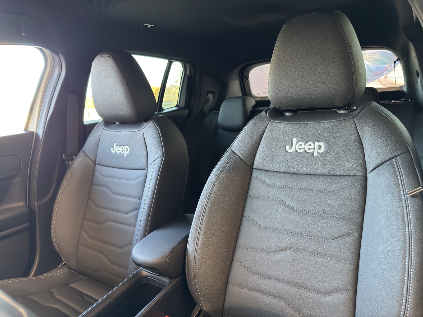 JEEP Avenger 1.2 MHEV Overland 4xe-image-14