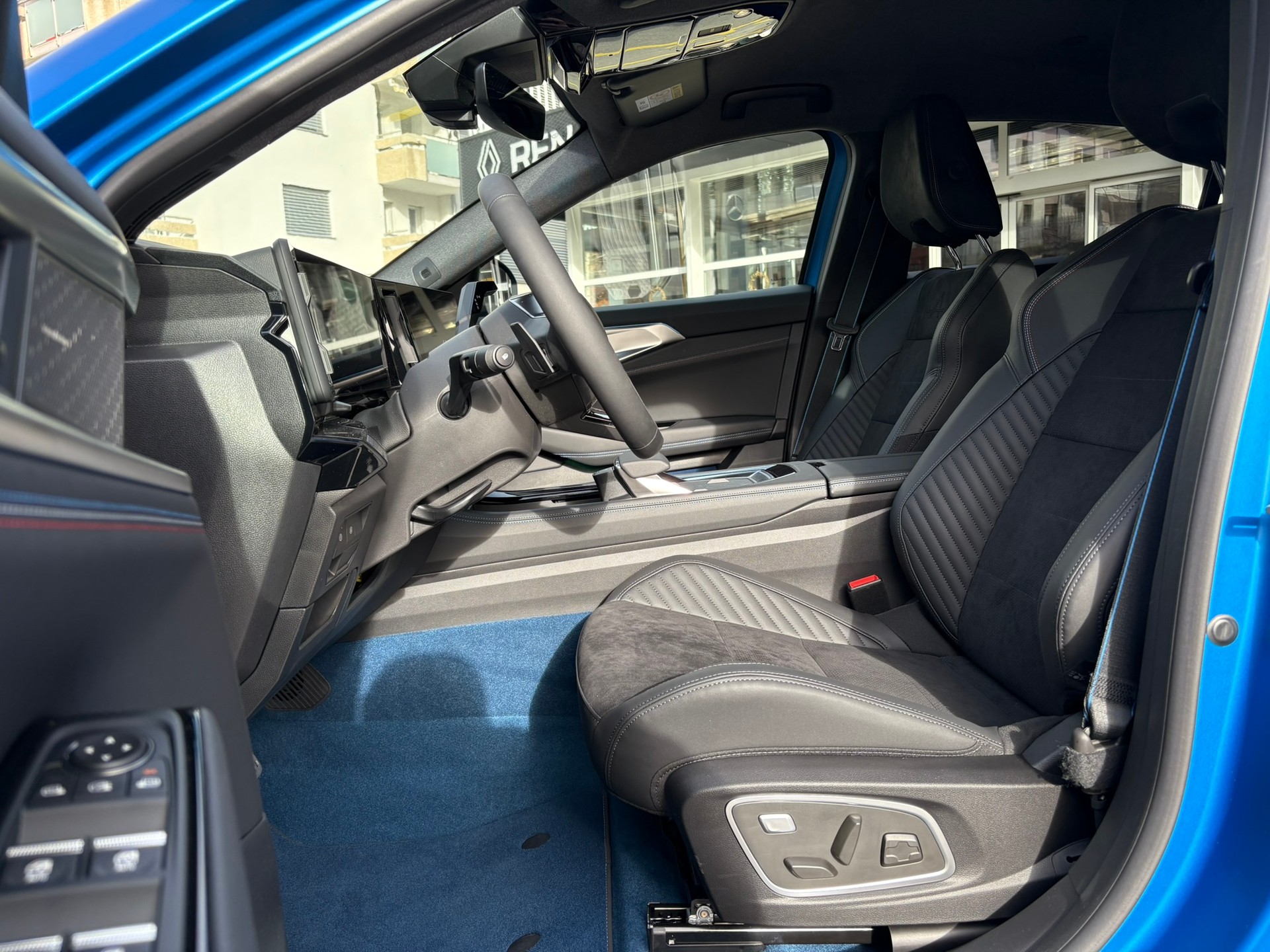 RENAULT Rafale 1.2 Plug-in Atelier Alpine 4x4-image-6