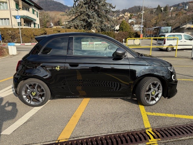 FIAT Abarth 500e-image-1