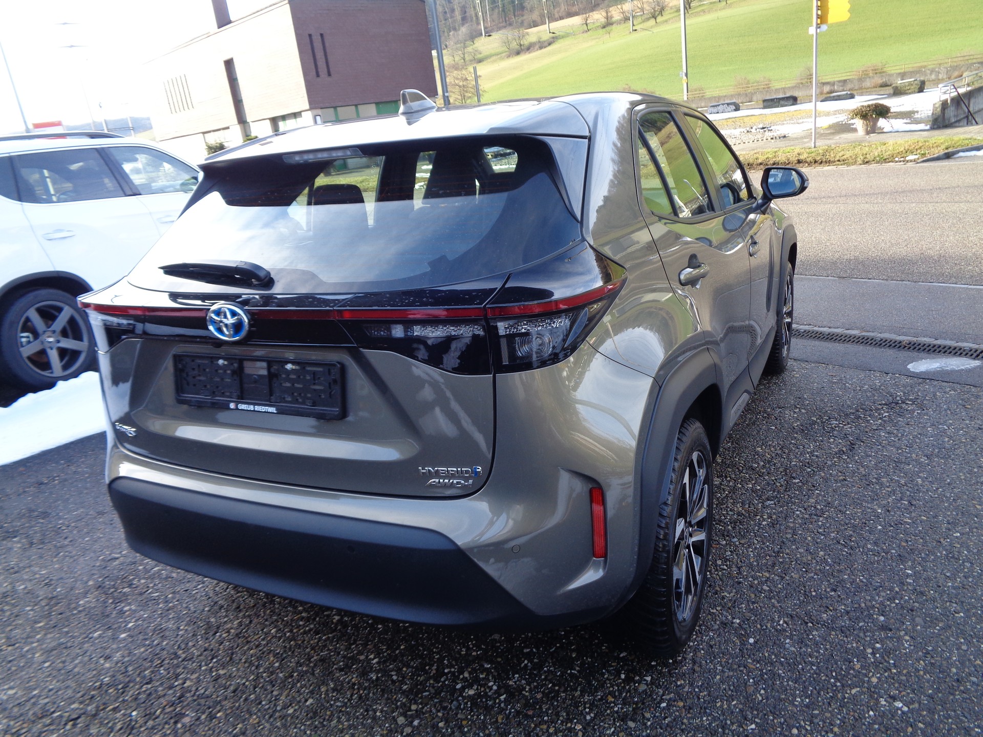 TOYOTA Yaris Cross 1.5 Trend e-CVT AWDi-image-5