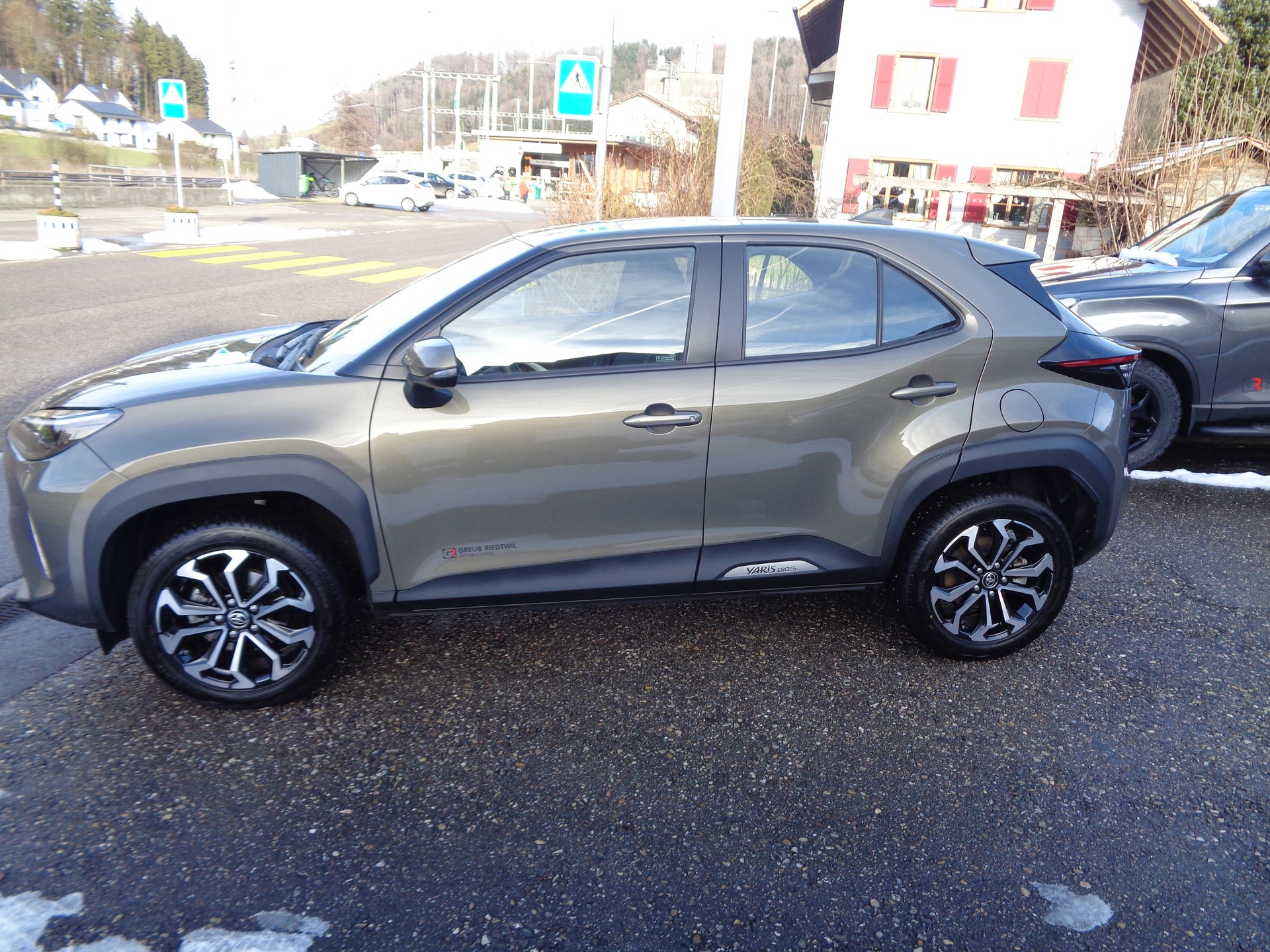 TOYOTA Yaris Cross 1.5 Trend e-CVT AWDi-showroom-element-2