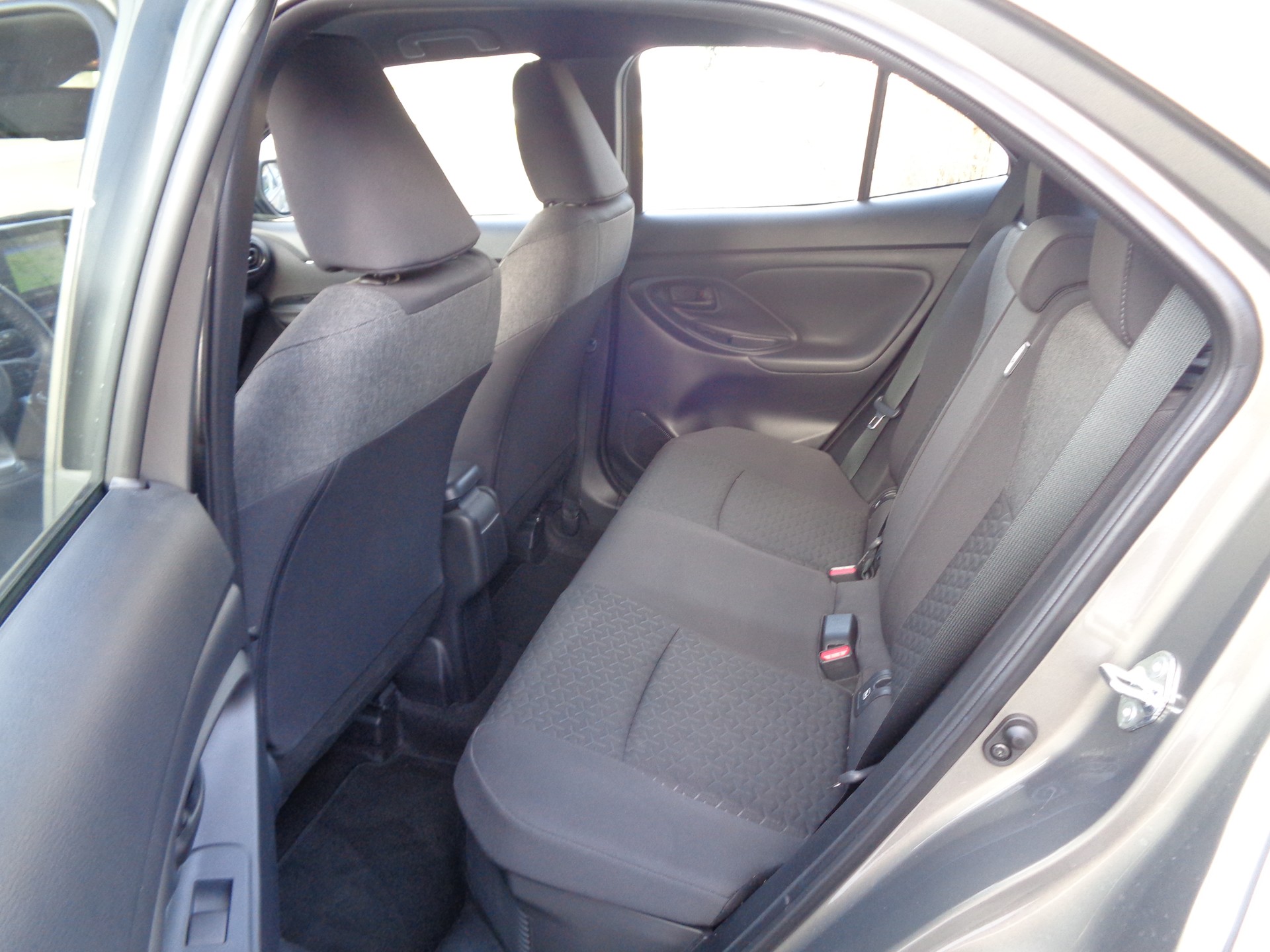 TOYOTA Yaris Cross 1.5 Trend e-CVT AWDi-image-9
