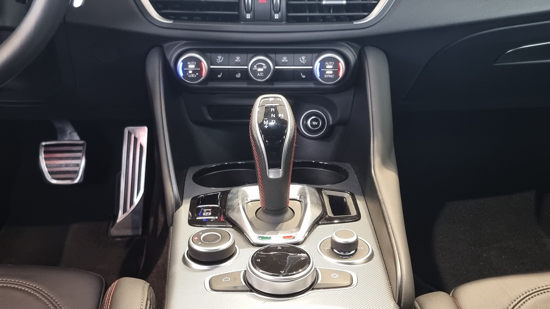 ALFA ROMEO Giulia 2.0 Q4 Competizione-image-14