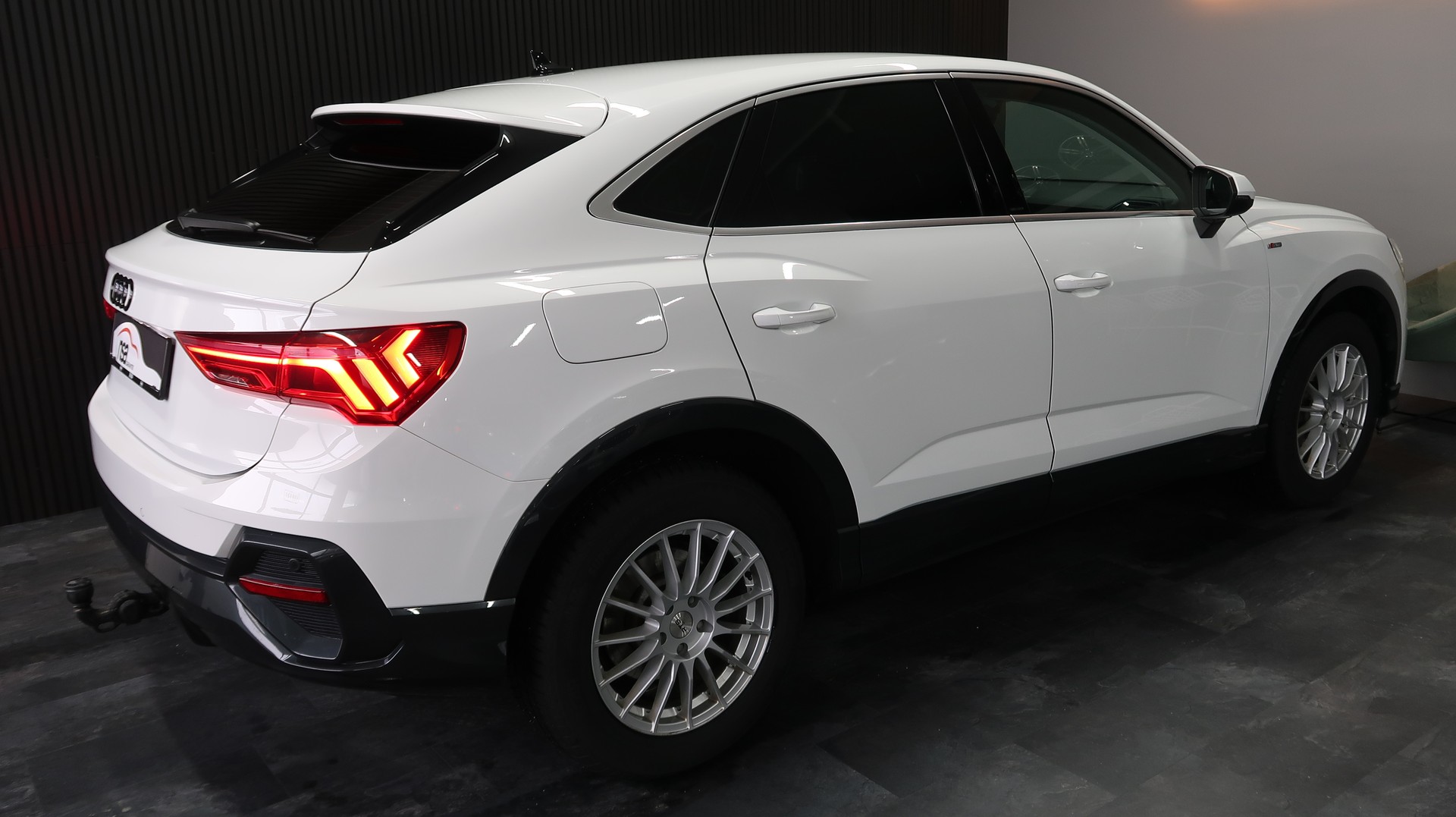 AUDI Q3 Sportback 35 TFSI / S-tronic / CH / MFK / GARANTIE-image-8