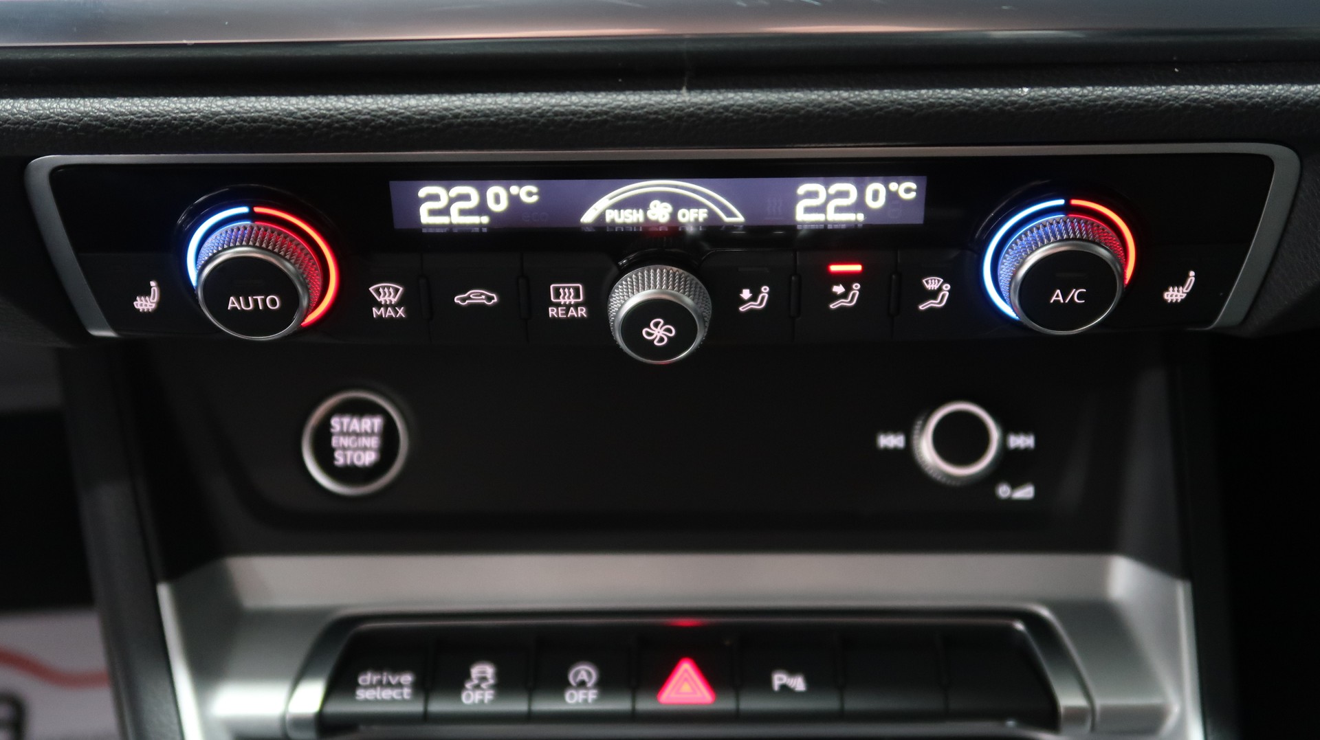 AUDI Q3 Sportback 35 TFSI / S-tronic / CH / MFK / GARANTIE-image-24