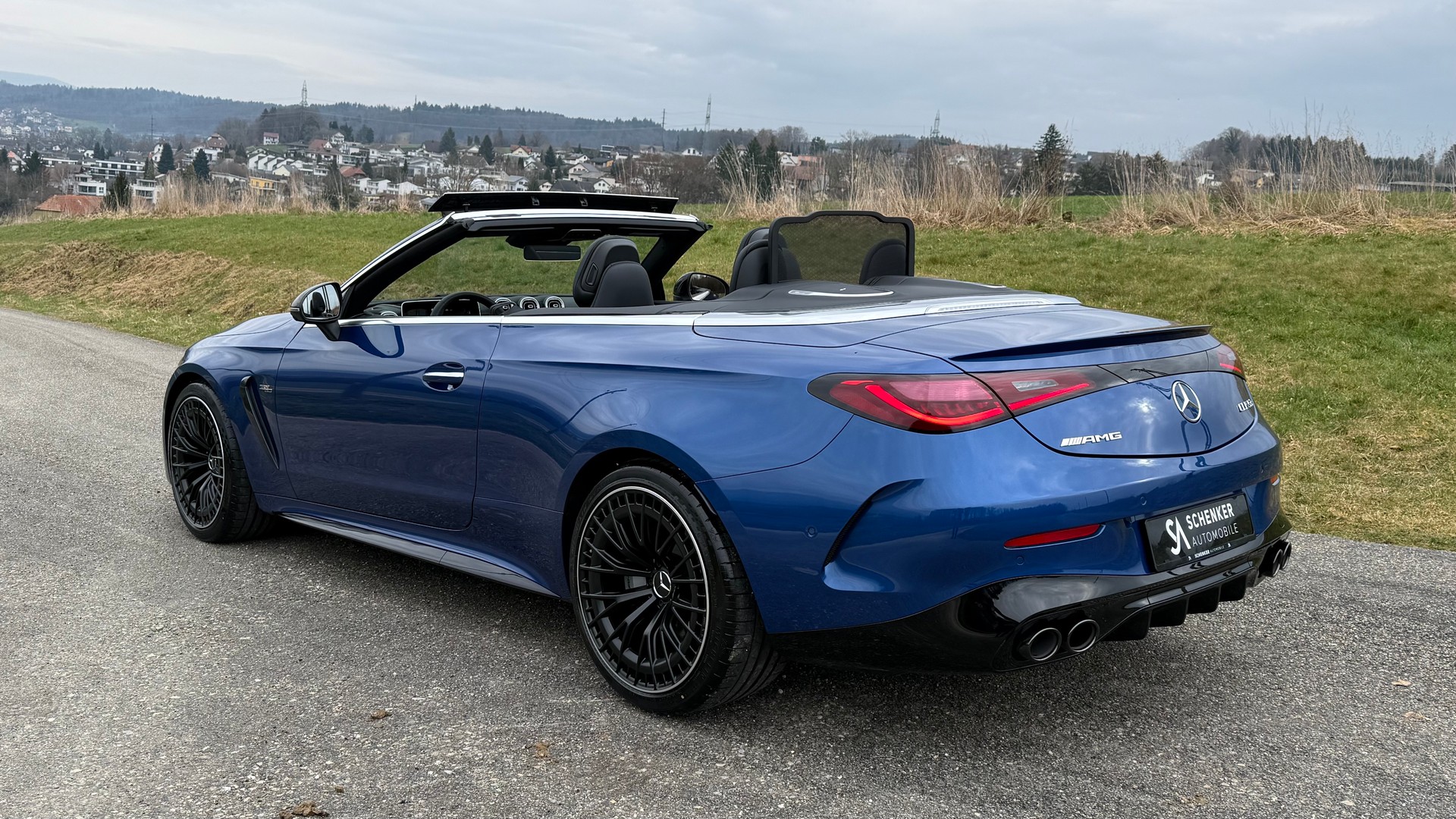 MERCEDES-BENZ CLE AMG 53 Cabrio 4Matic+ 9G-Tronic-image-4