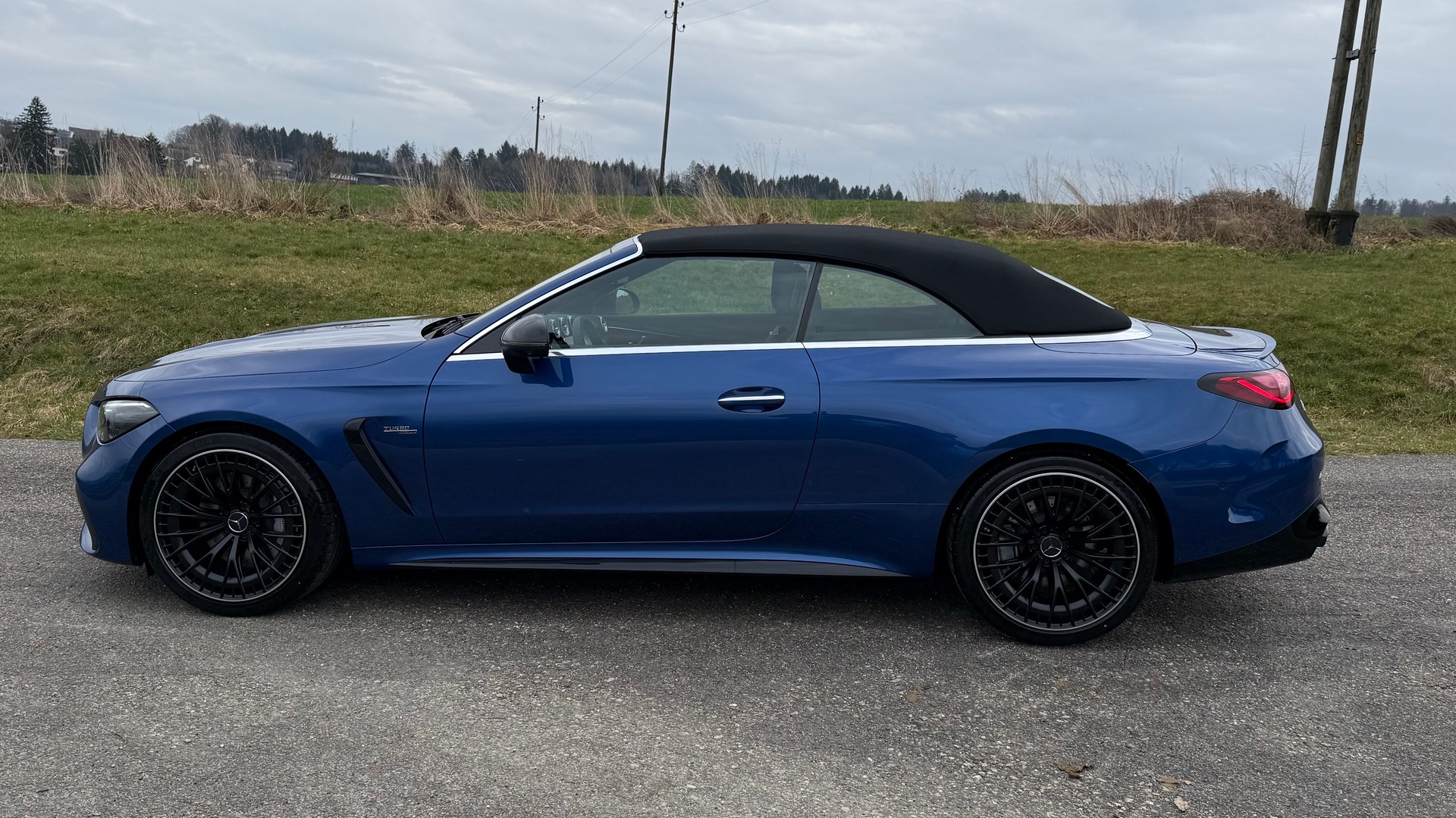 MERCEDES-BENZ CLE AMG 53 Cabrio 4Matic+ 9G-Tronic-showroom-element-3