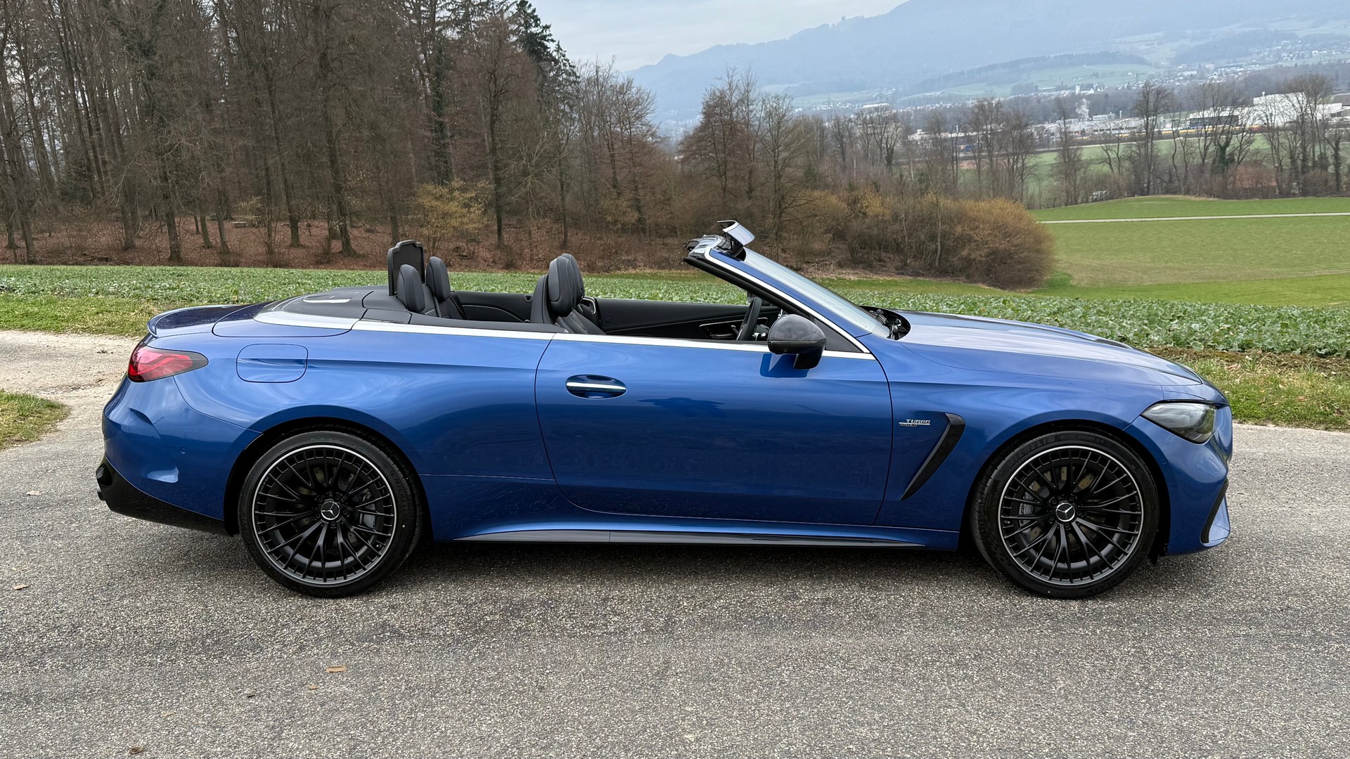MERCEDES-BENZ CLE AMG 53 Cabrio 4Matic+ 9G-Tronic-image-9
