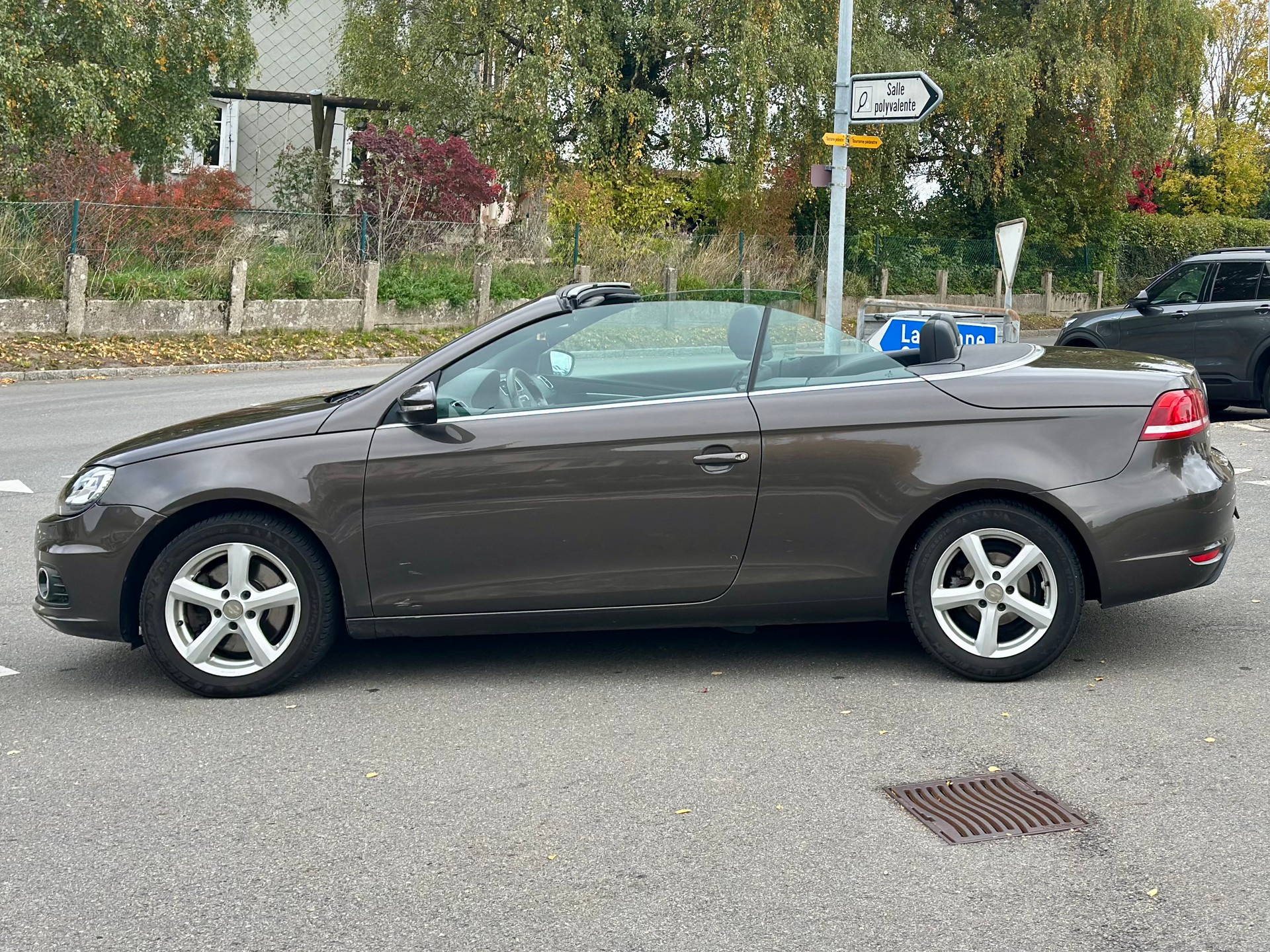 VW Eos 2.0 TDI BlueMotion Technology-image-5