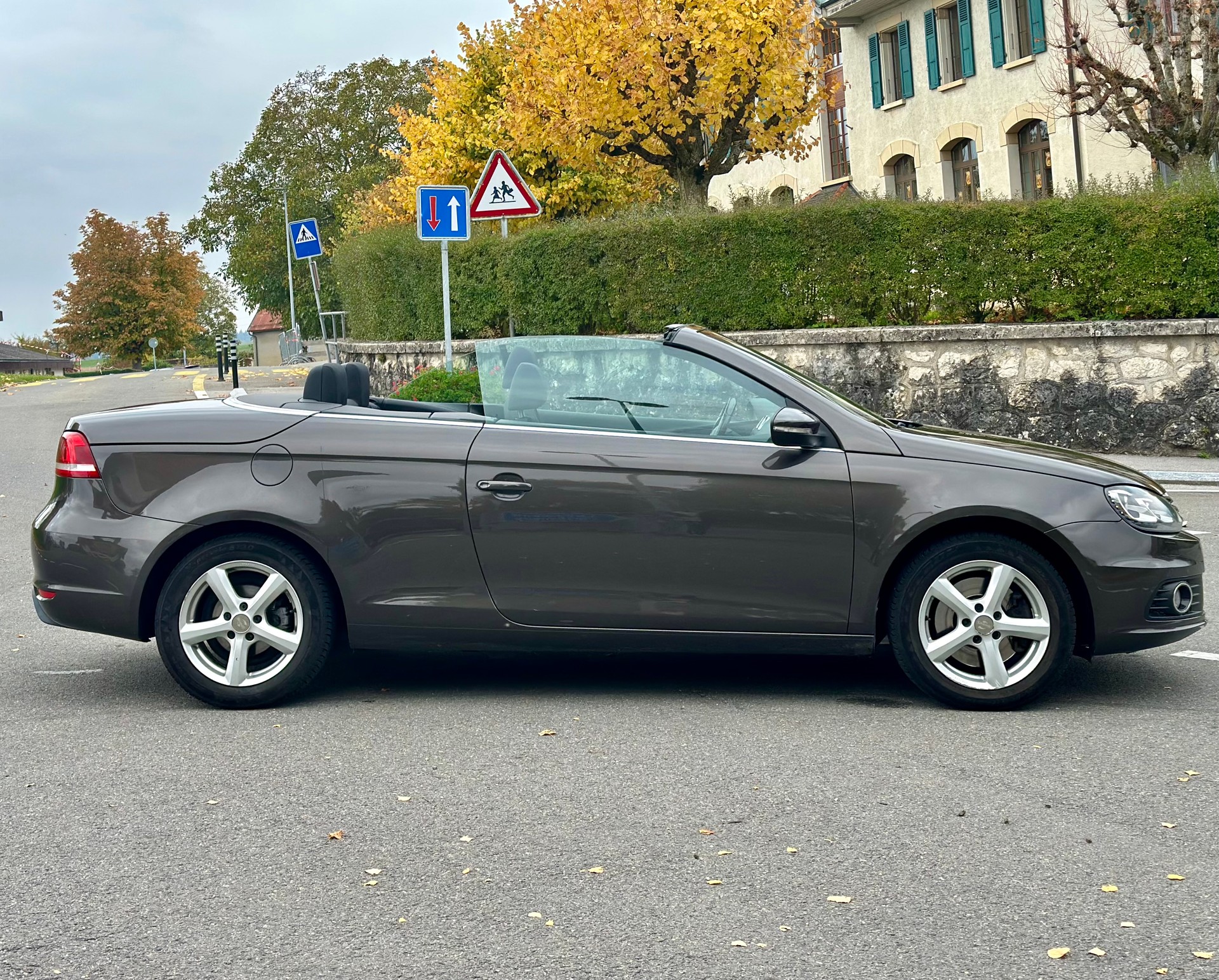 VW Eos 2.0 TDI BlueMotion Technology-image-6
